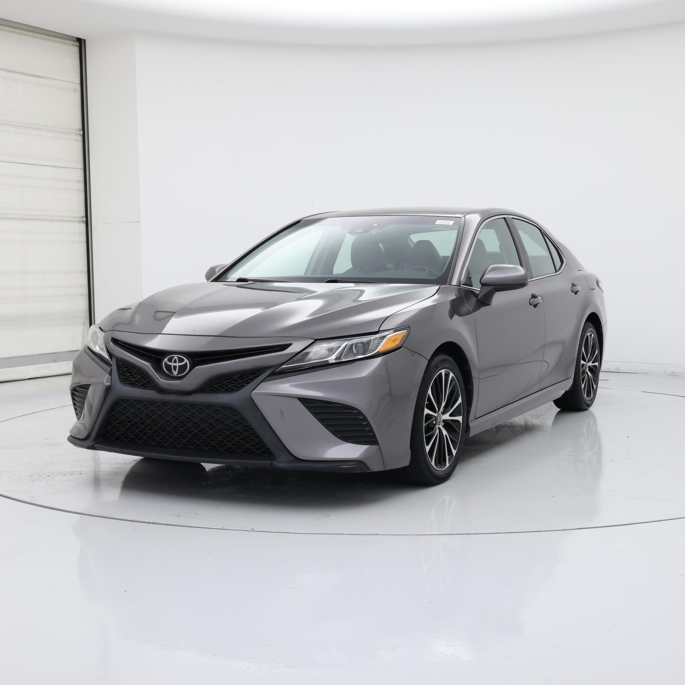 Thumbnail: 2018 Toyota Camry - 4
