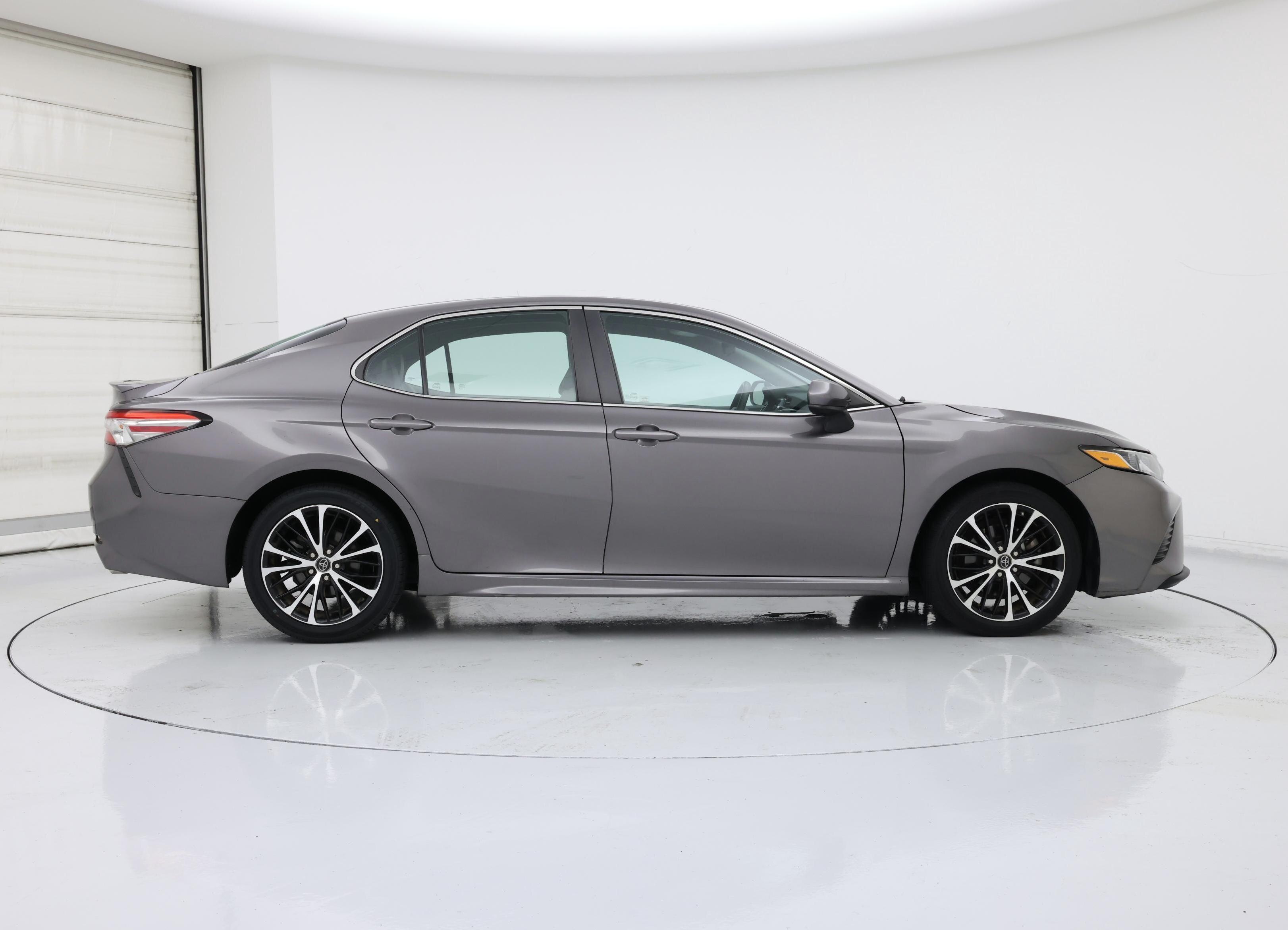 Thumbnail: 2018 Toyota Camry - 7