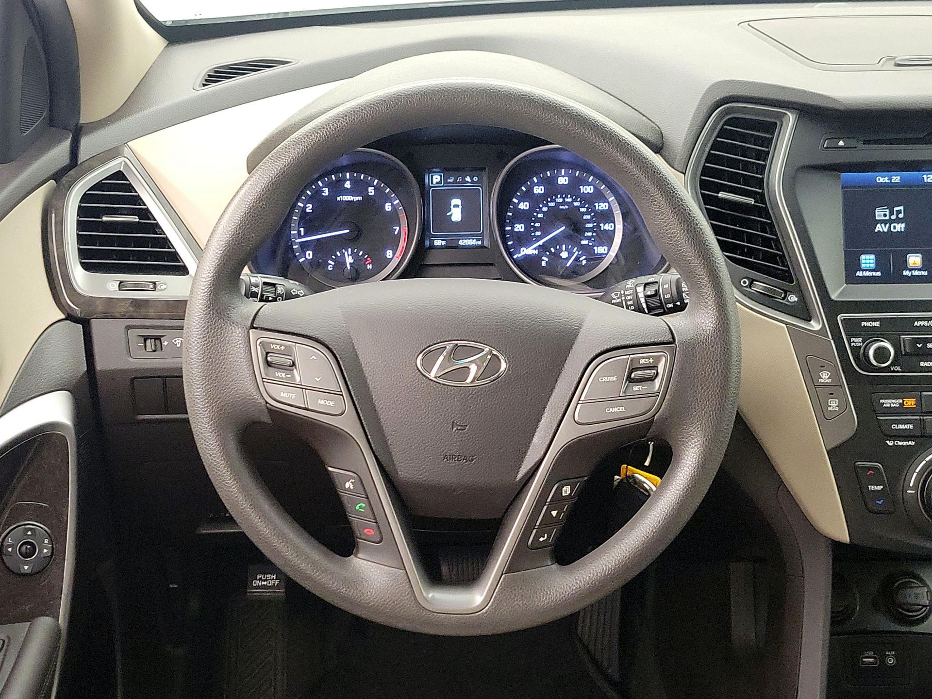 Thumbnail: 2017 Hyundai Santa Fe - 10