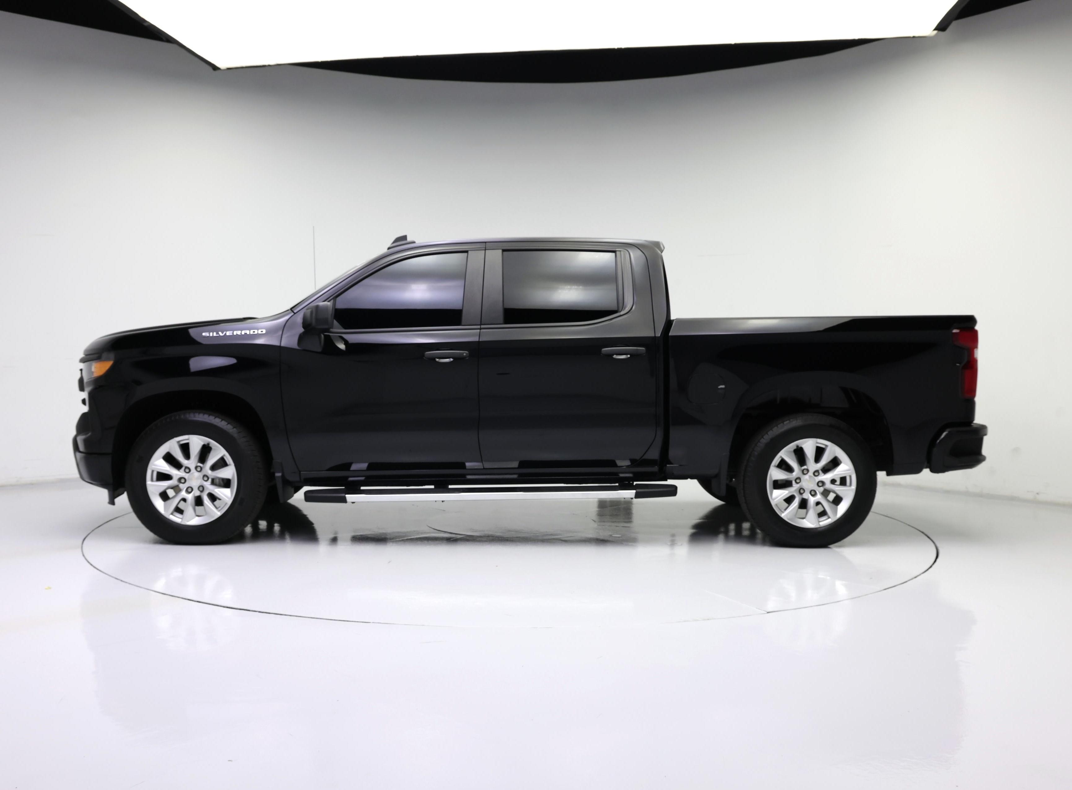 Thumbnail: 2023 Chevrolet Silverado 1500 - 3