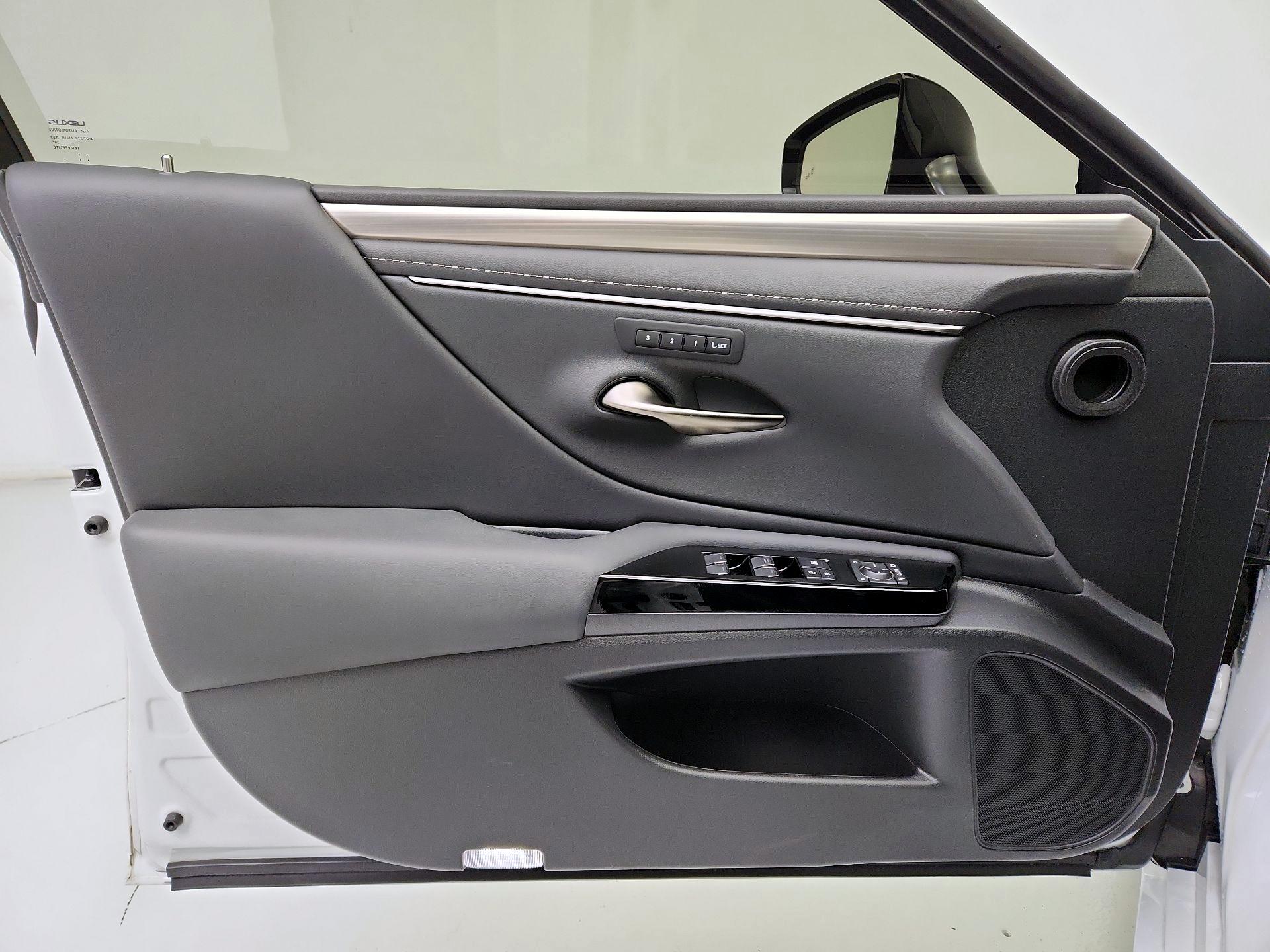 Thumbnail: 2024 Lexus ES - 12