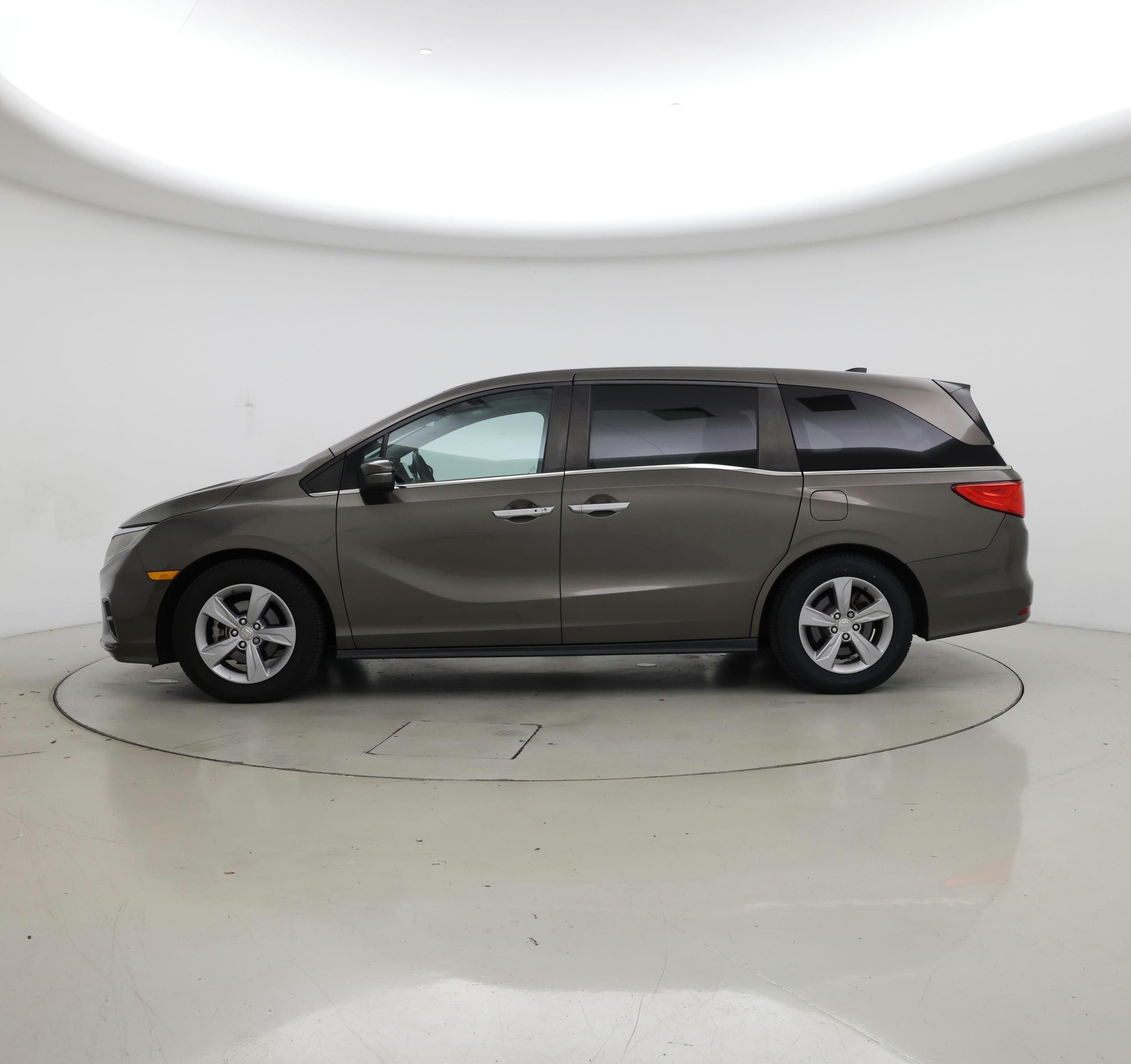 Thumbnail: 2018 Honda Odyssey - 3
