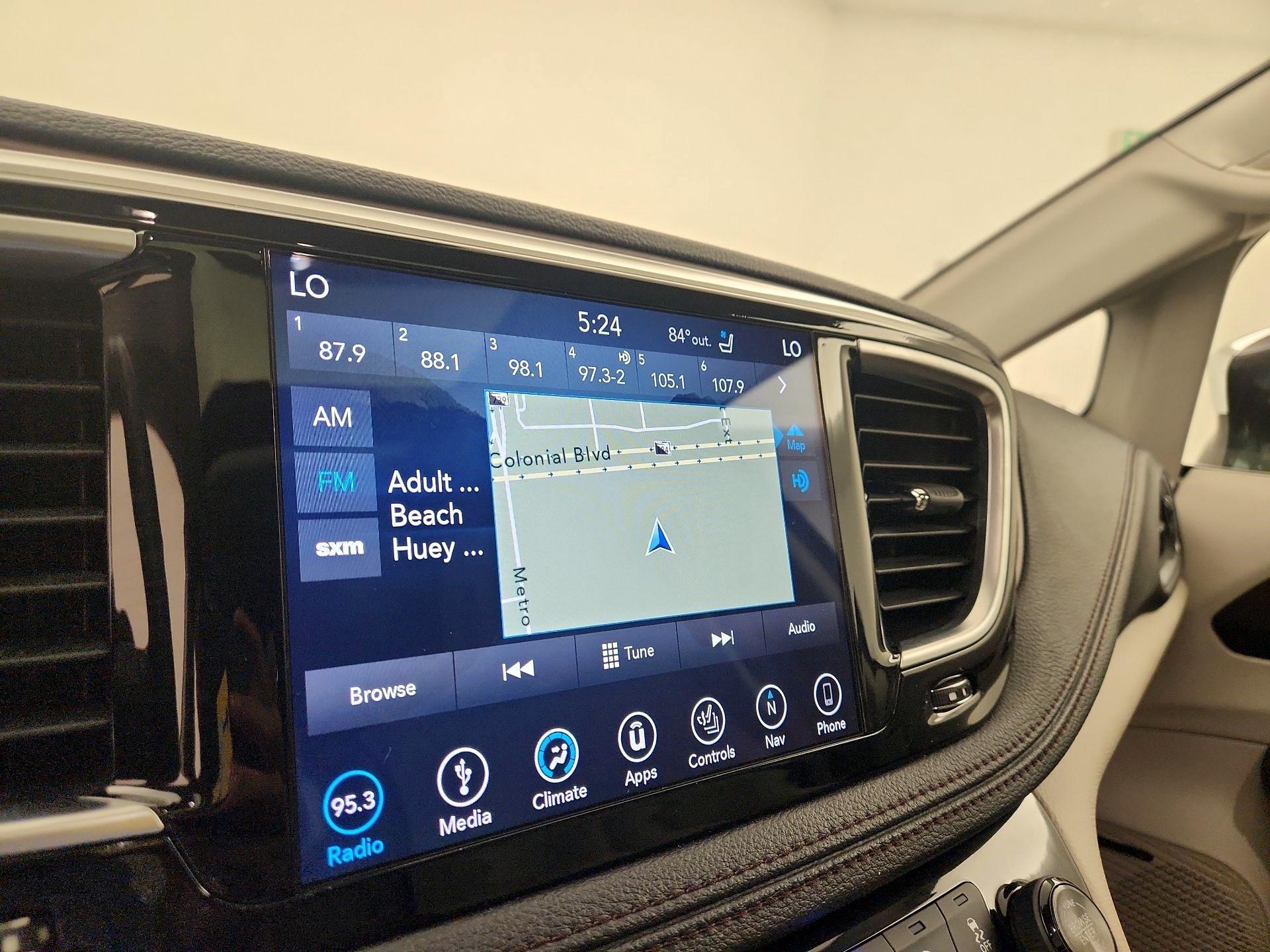 Thumbnail: 2018 Chrysler Pacifica - 14