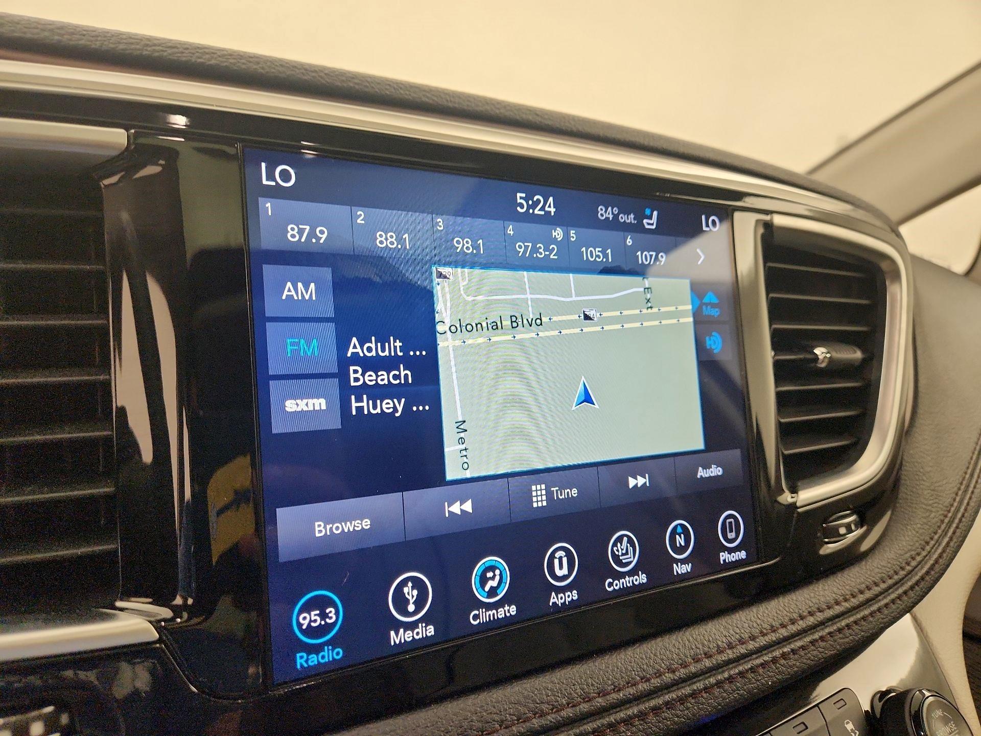 Thumbnail: 2018 Chrysler Pacifica - 16