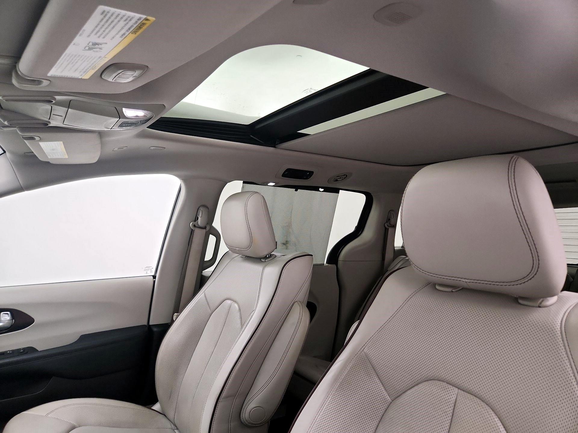 Thumbnail: 2018 Chrysler Pacifica - 20