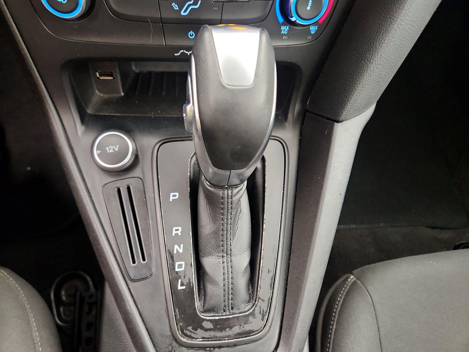 Thumbnail: 2015 Ford Focus - 17