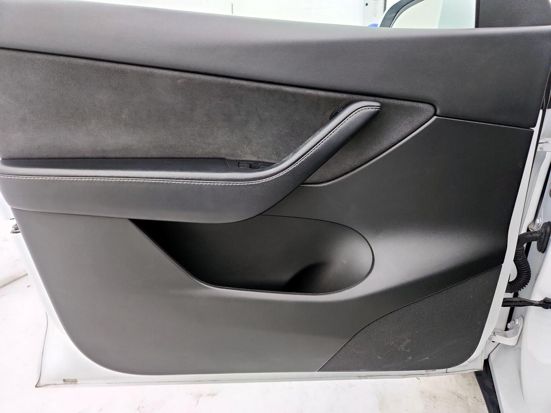 Thumbnail: 2022 Tesla Model Y - 12