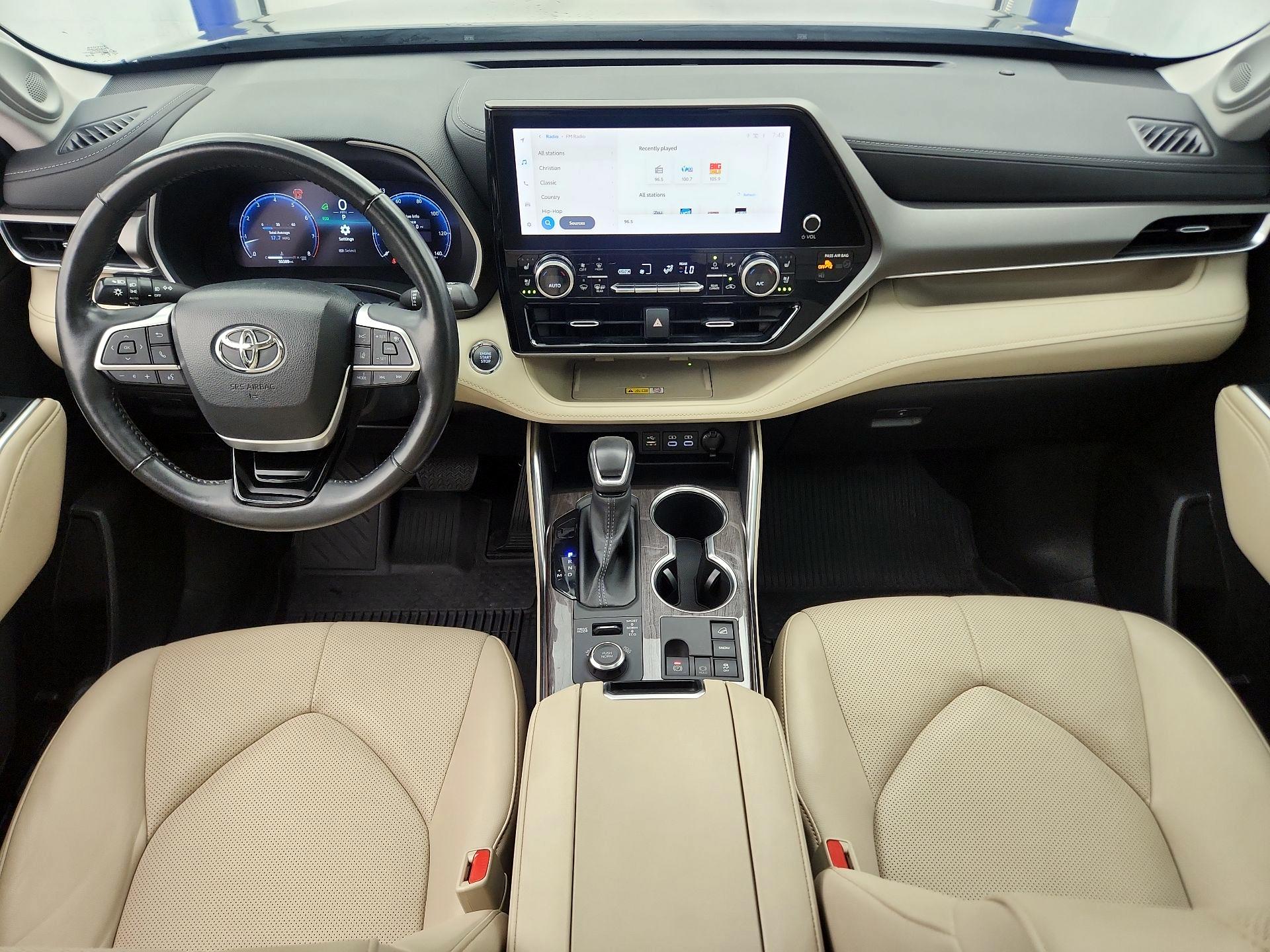 Thumbnail: 2023 Toyota Highlander - 9