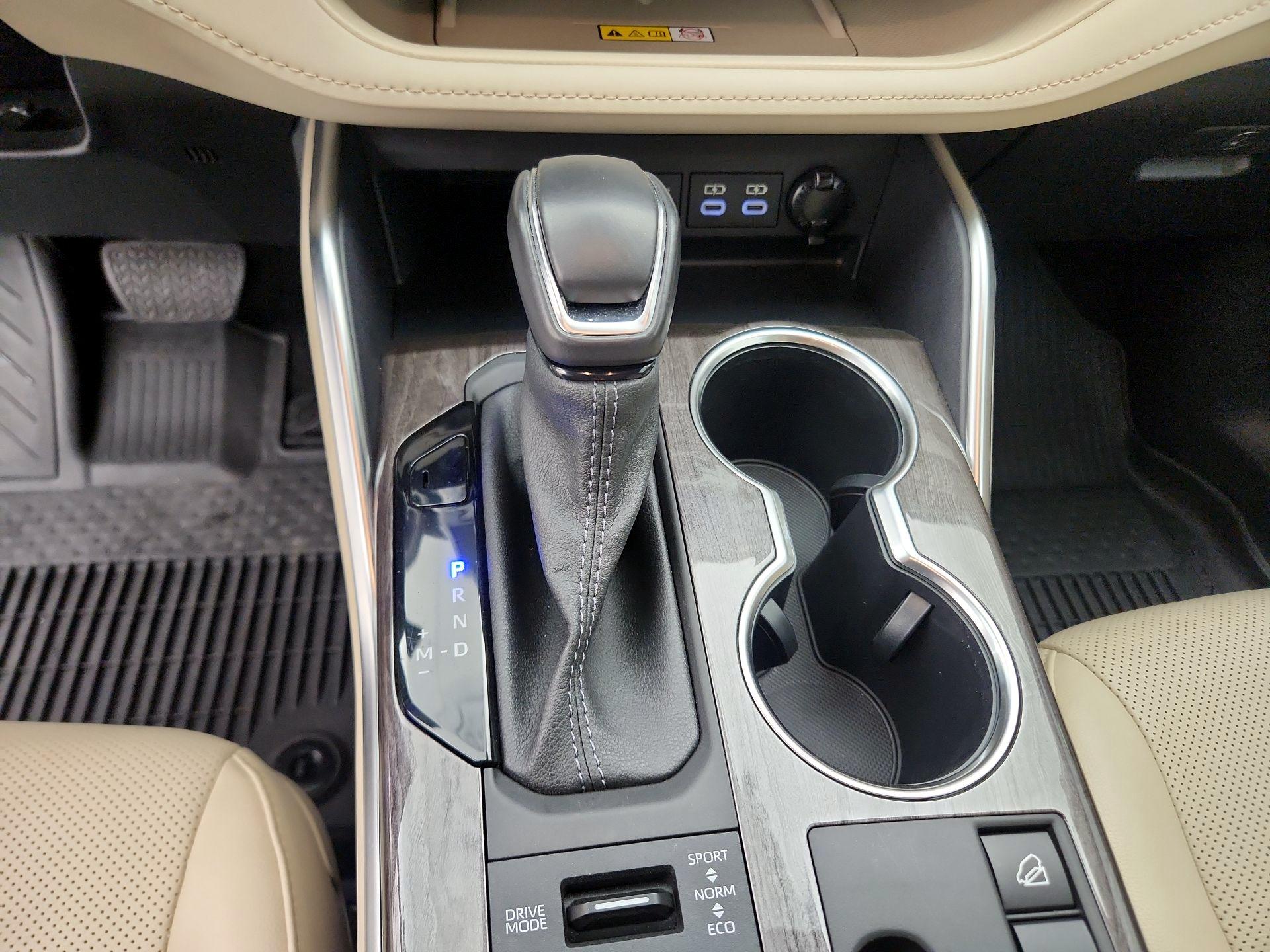 Thumbnail: 2023 Toyota Highlander - 17