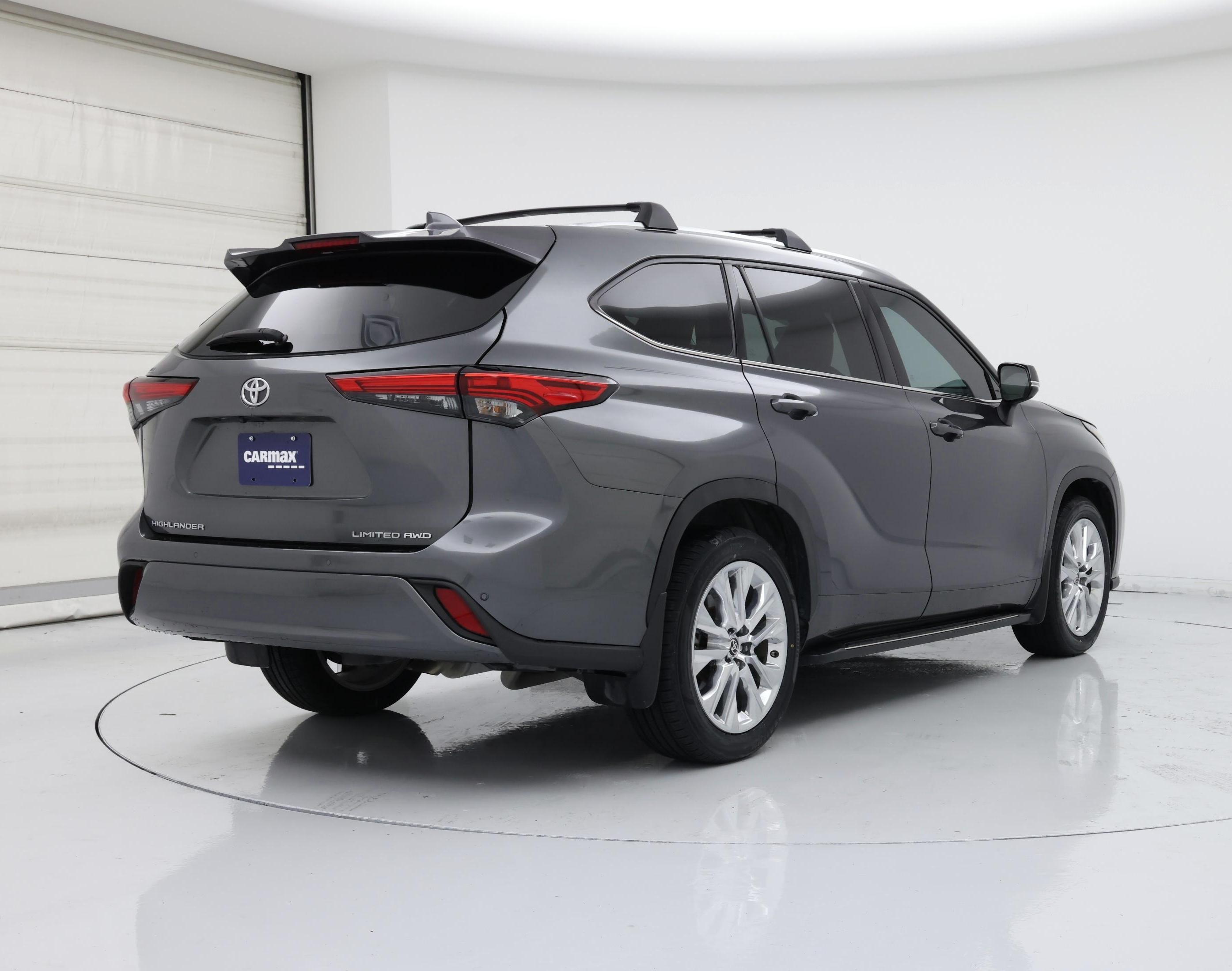 Thumbnail: 2023 Toyota Highlander - 8