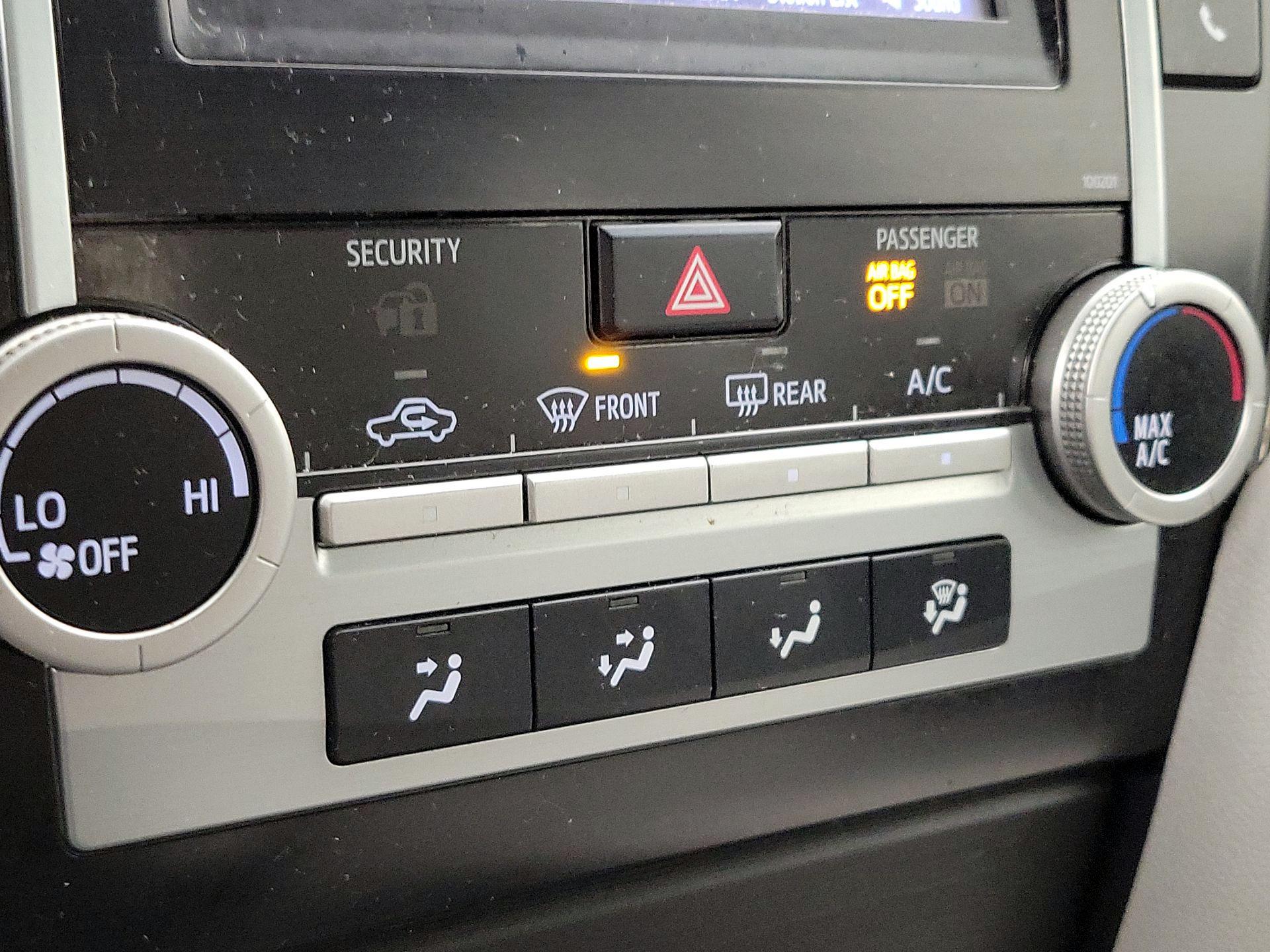 Thumbnail: 2014 Toyota Camry - 16