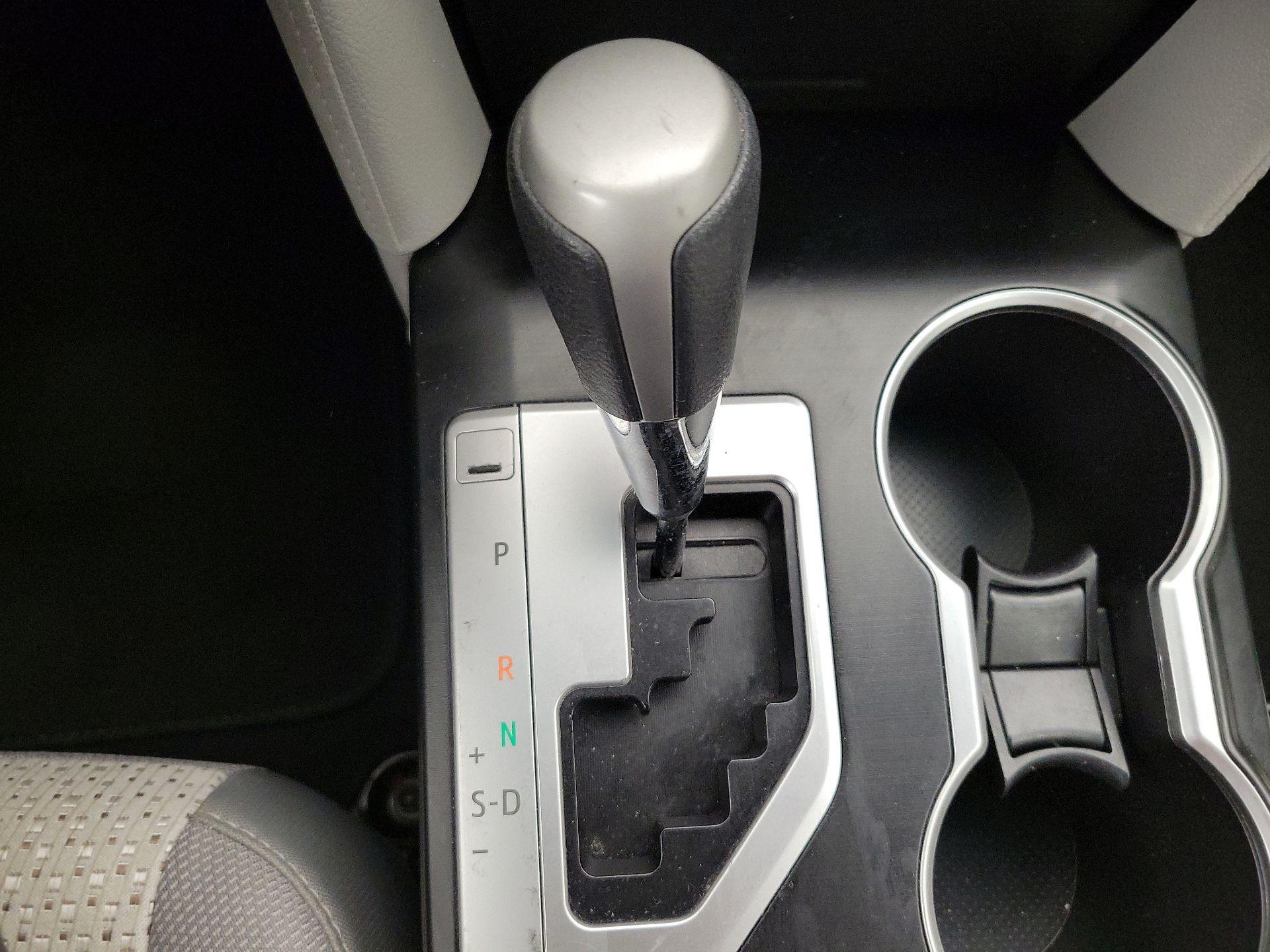 Thumbnail: 2014 Toyota Camry - 17