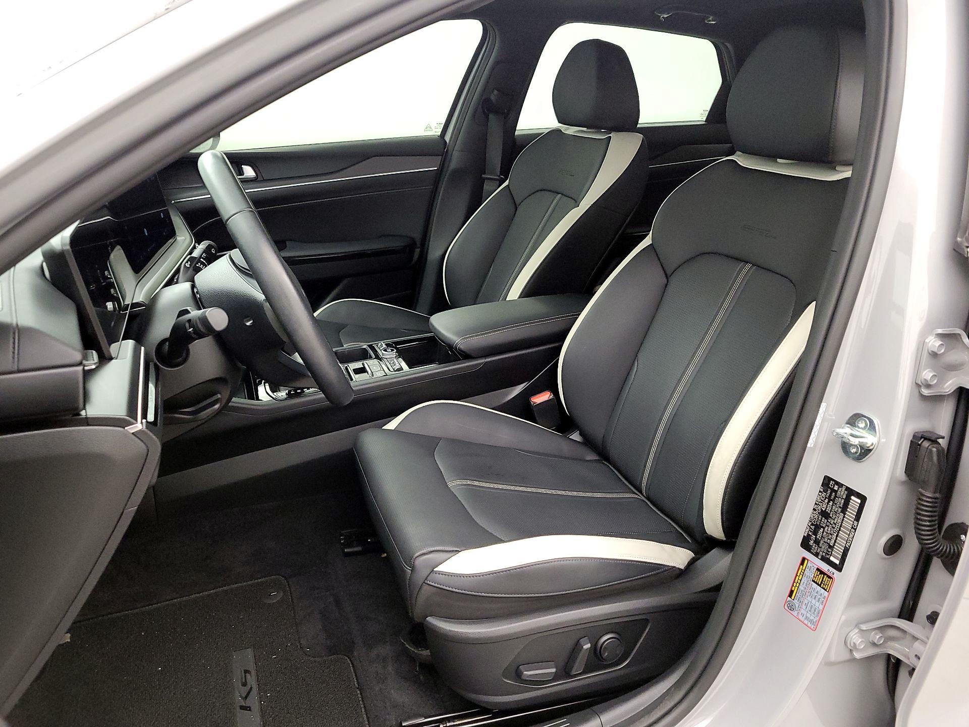 Thumbnail: 2025 Kia K5 - 11