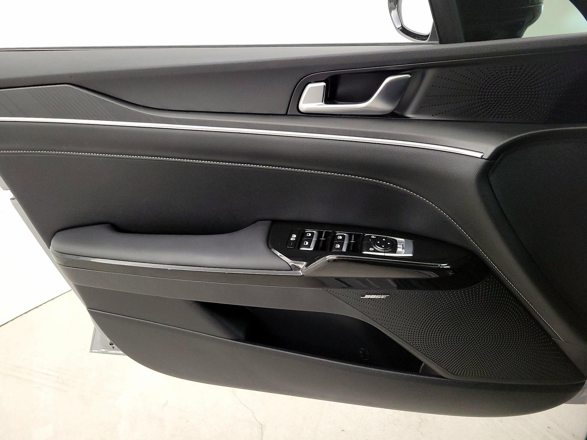 Thumbnail: 2025 Kia K5 - 12