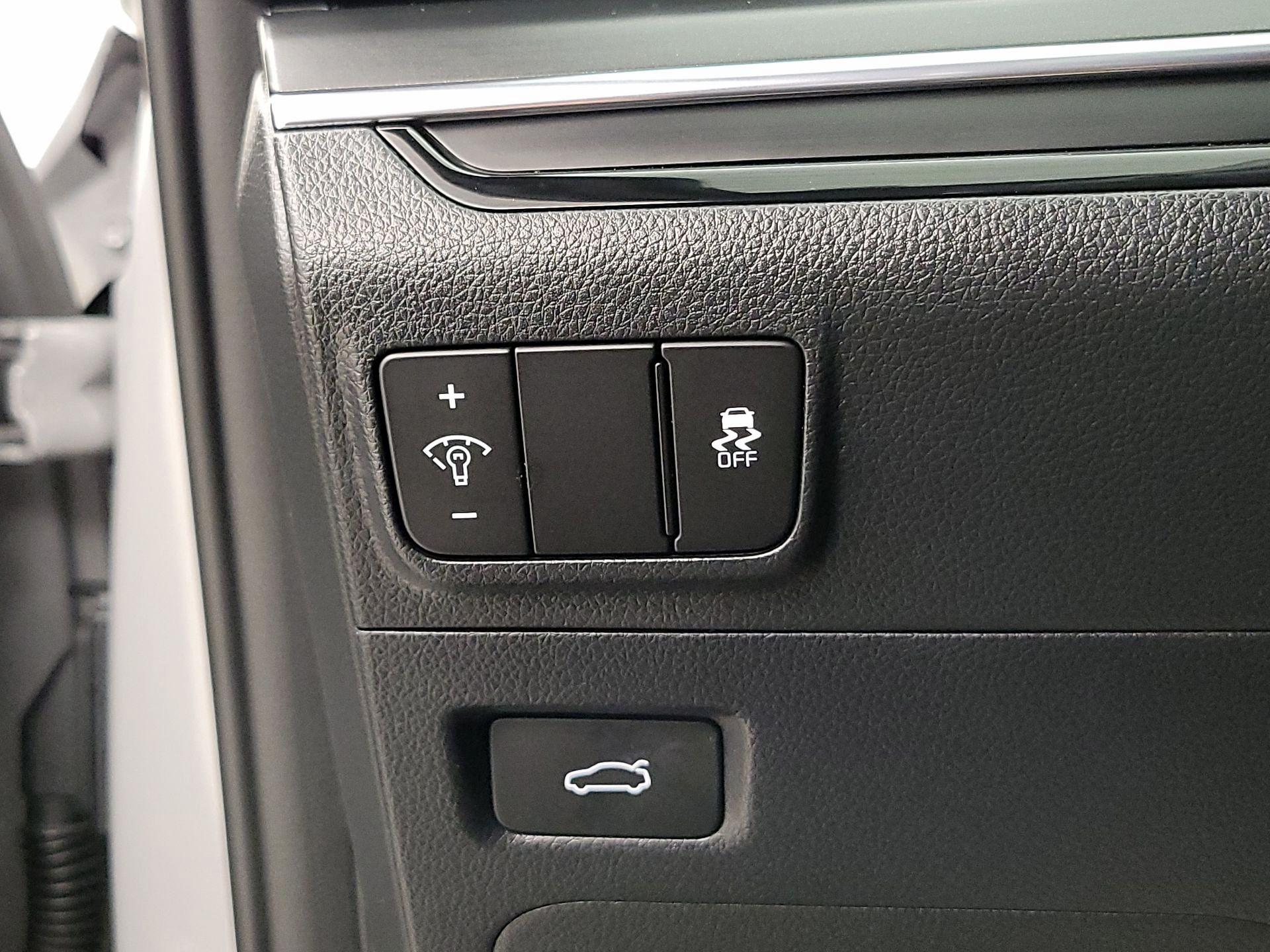 Thumbnail: 2025 Kia K5 - 13