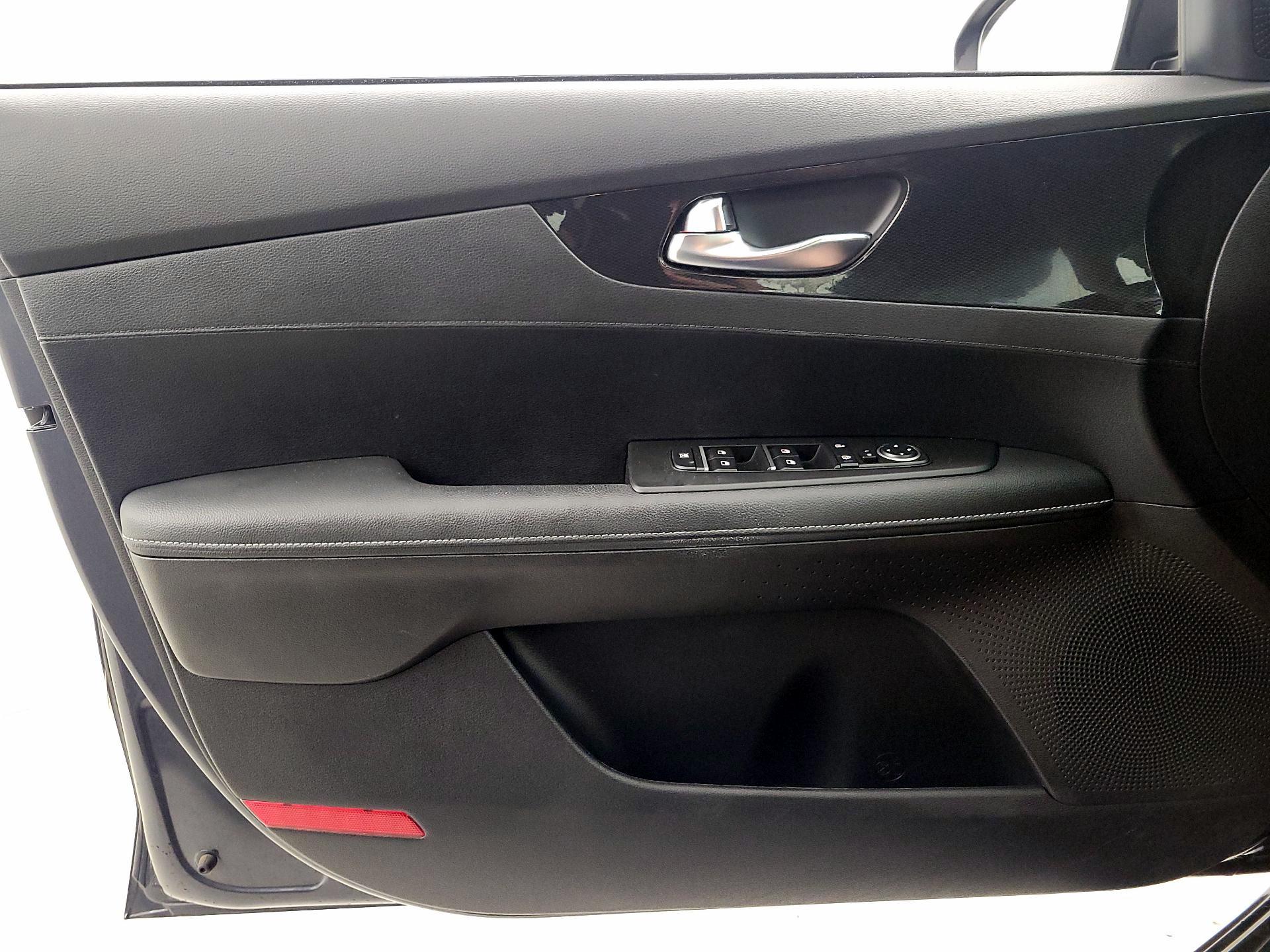 Thumbnail: 2023 Kia Forte - 12