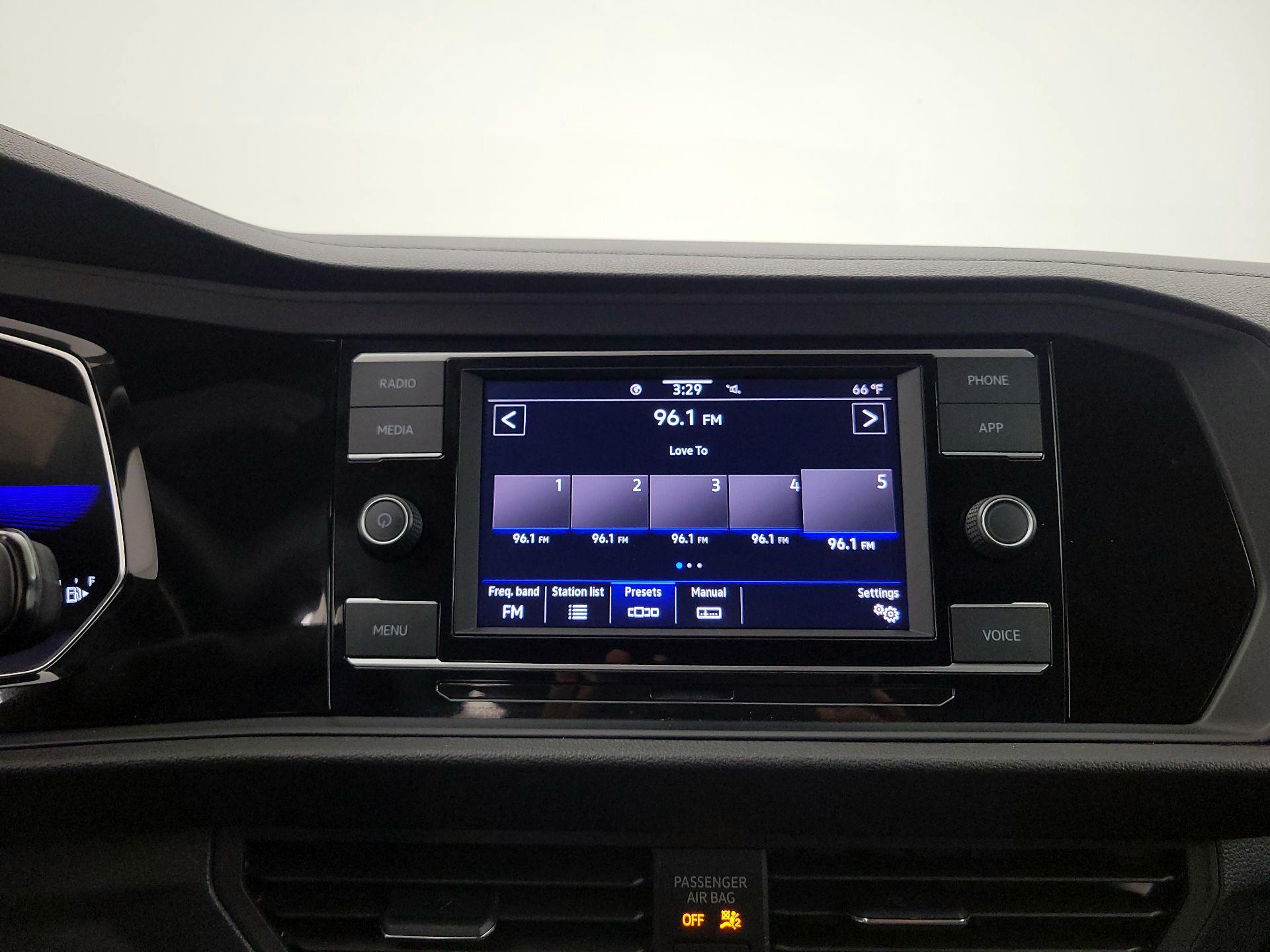 Thumbnail: 2024 Volkswagen Jetta - 15