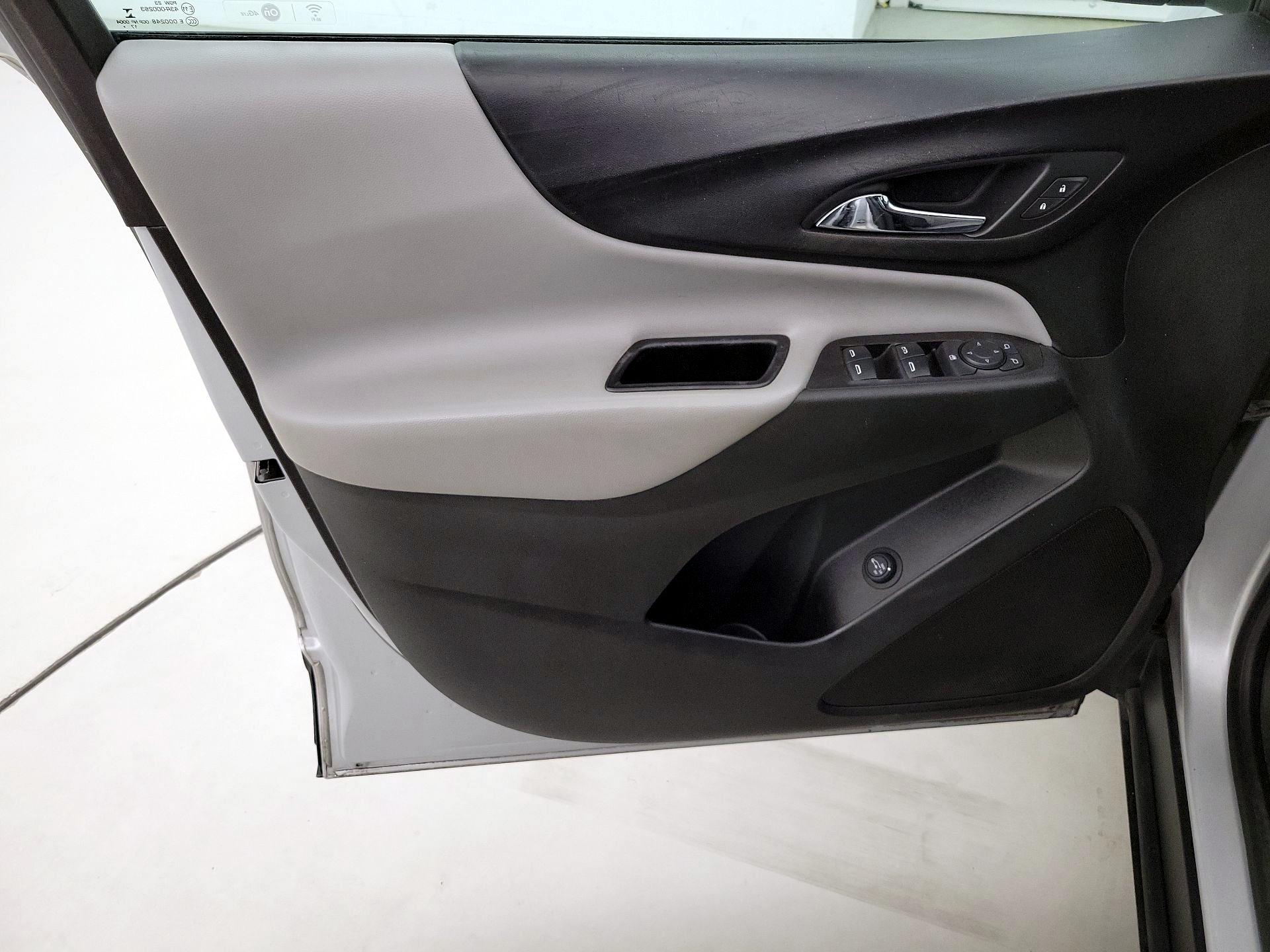 Thumbnail: 2018 Chevrolet Equinox - 12