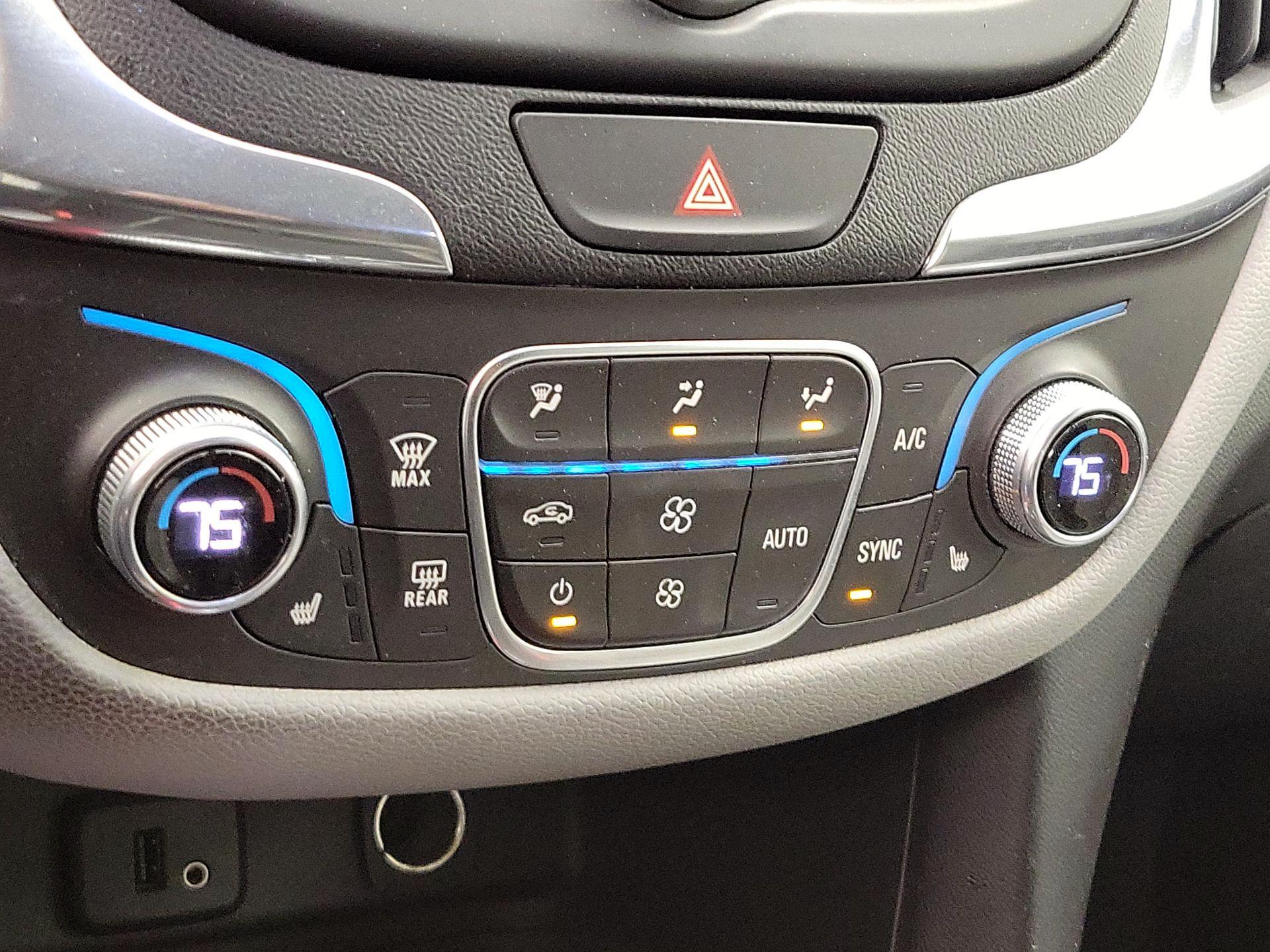 Thumbnail: 2018 Chevrolet Equinox - 16