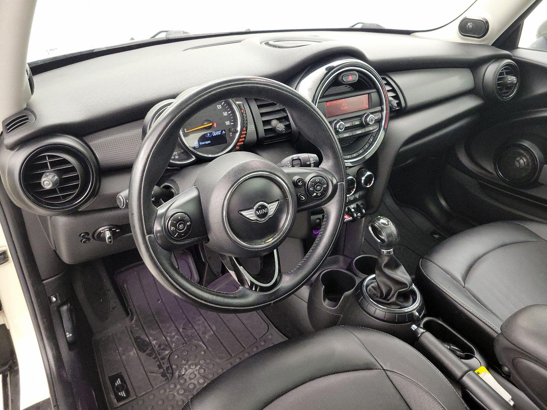 Thumbnail: 2015 MINI Cooper Hardtop - 9