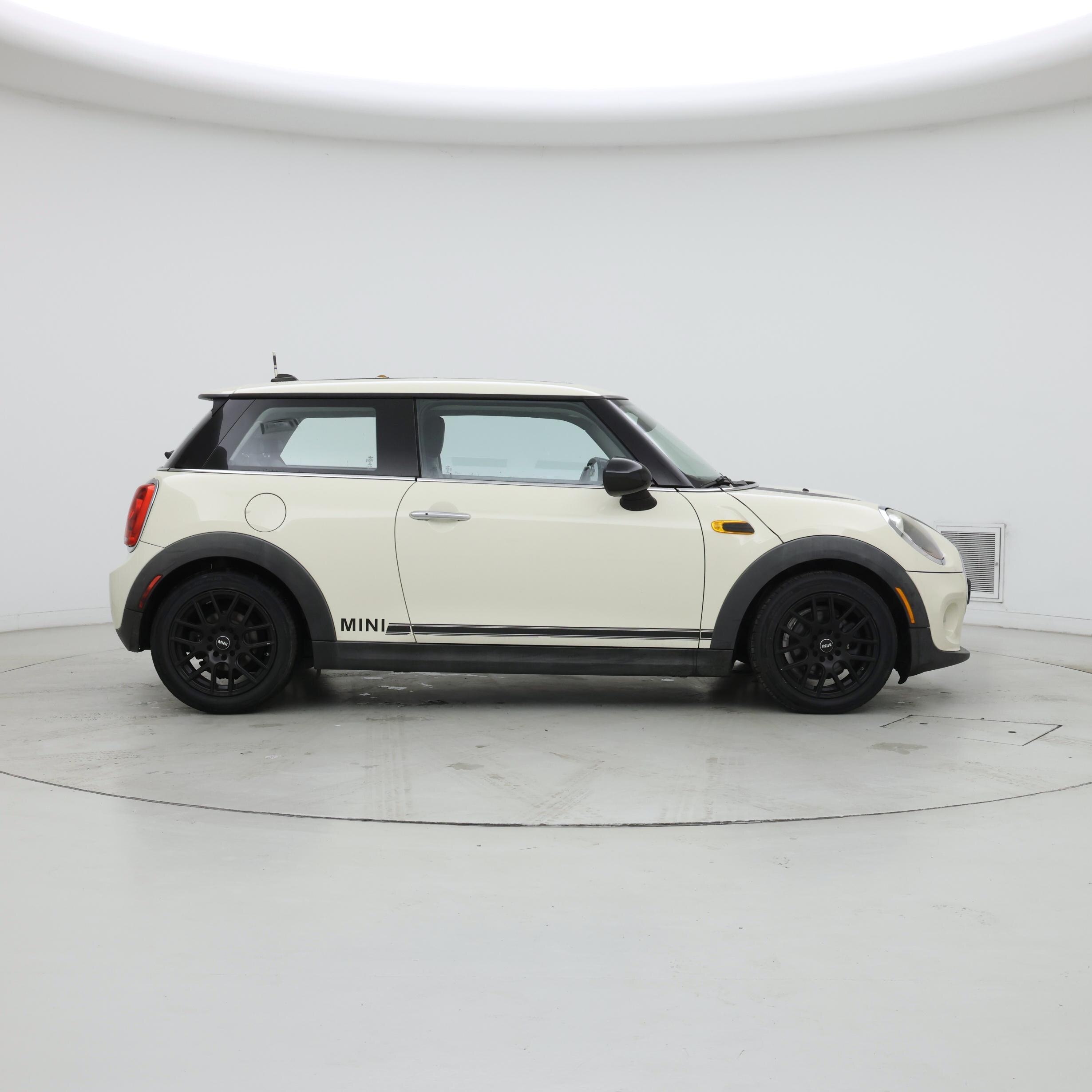 Thumbnail: 2015 MINI Cooper Hardtop - 7