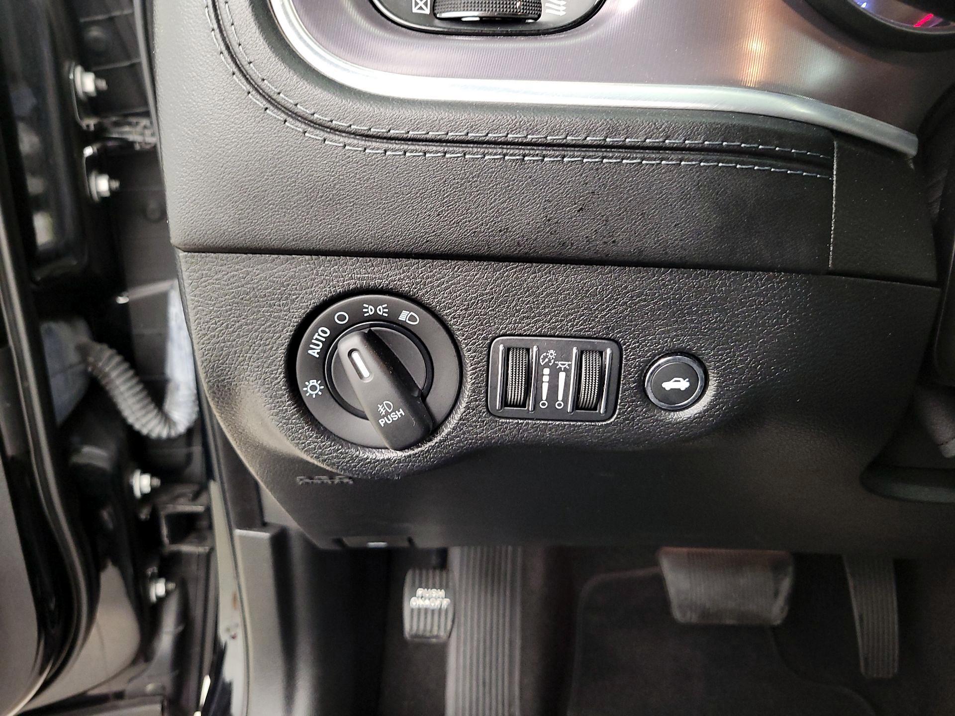 Thumbnail: 2021 Dodge Charger - 13