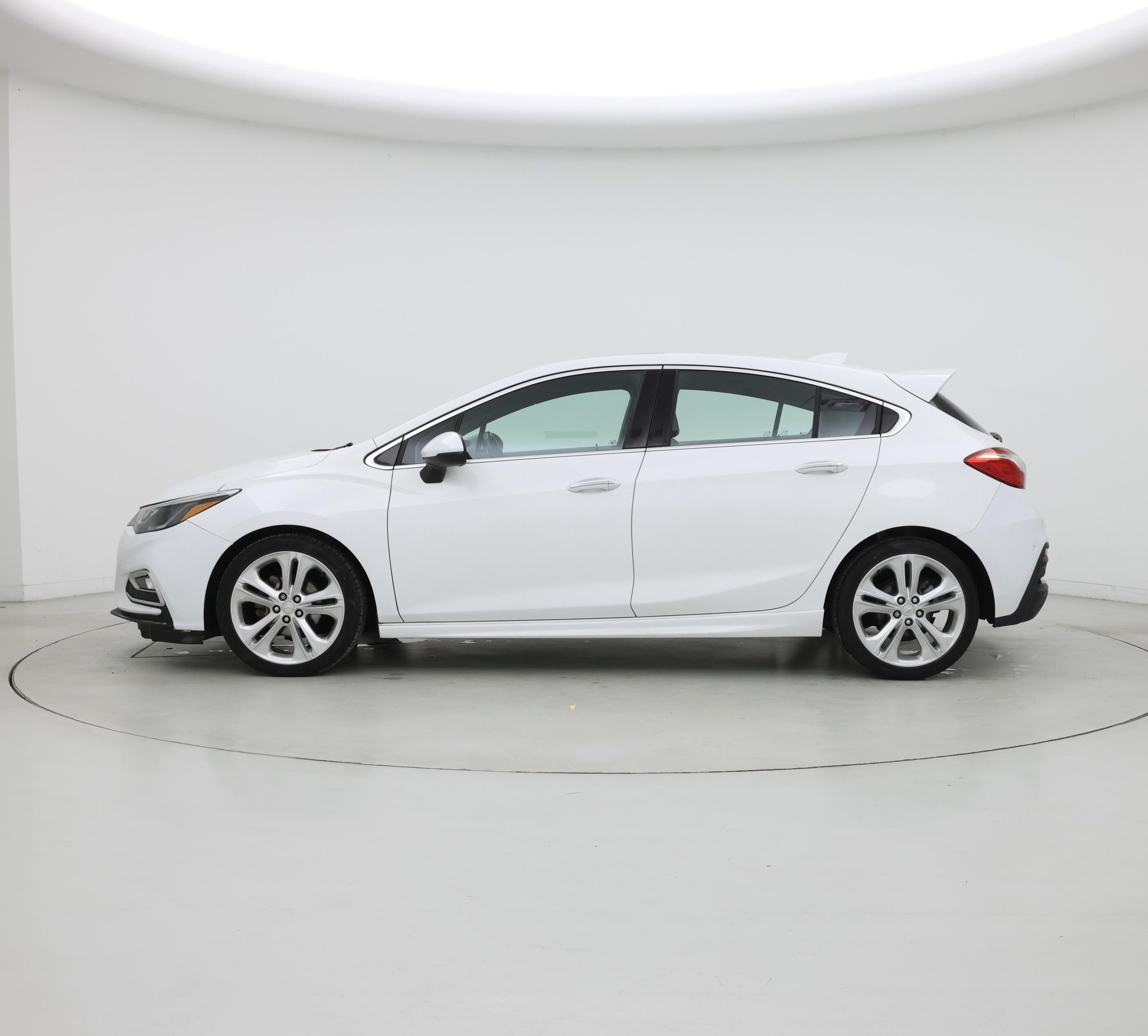 Thumbnail: 2017 Chevrolet Cruze - 3