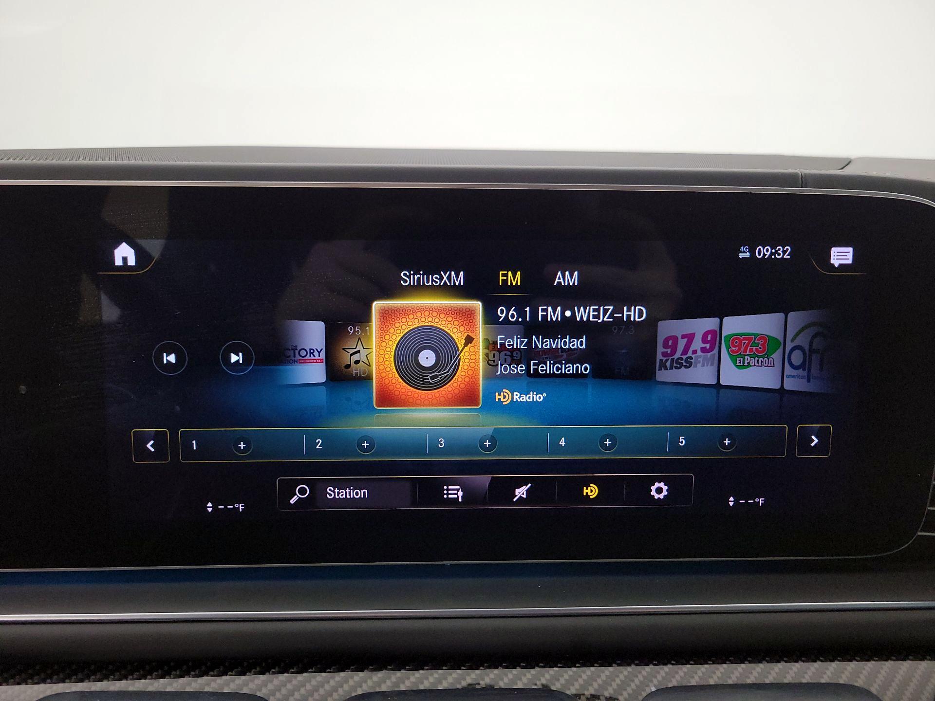 Thumbnail: 2021 Mercedes-Benz GL-Class - 16