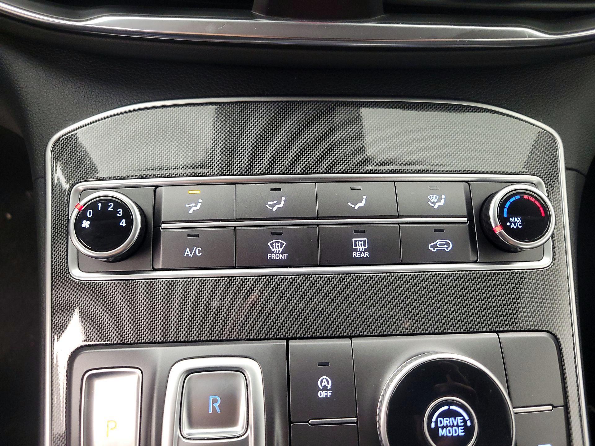 Thumbnail: 2022 Hyundai Santa Fe - 16