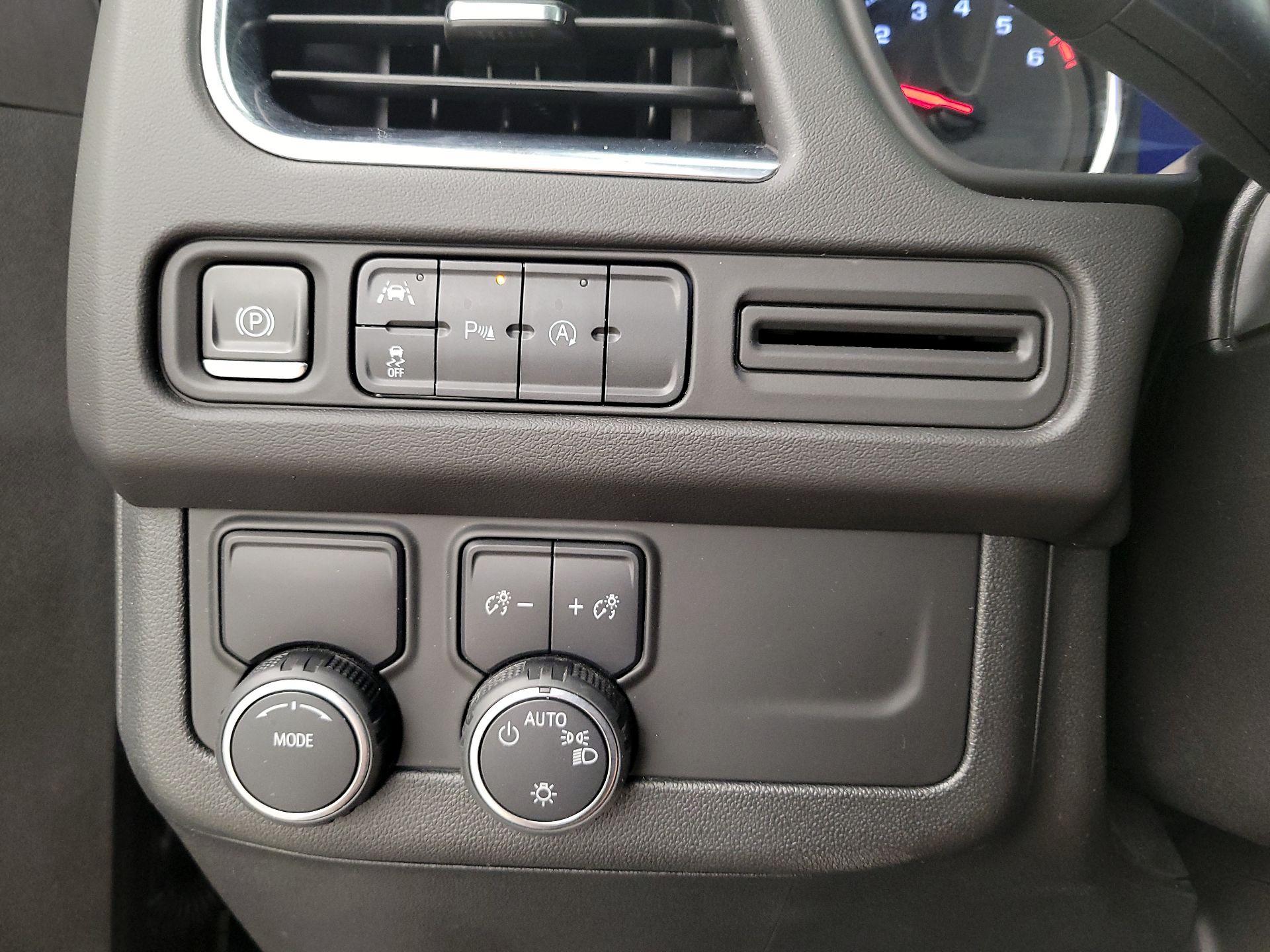 Thumbnail: 2023 Chevrolet Suburban - 13