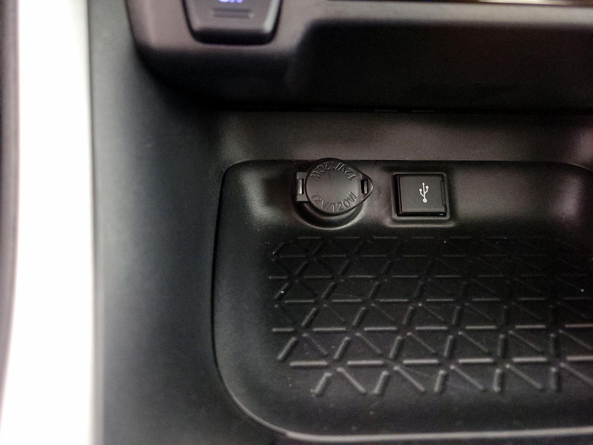 Thumbnail: 2020 Toyota RAV4 - 18