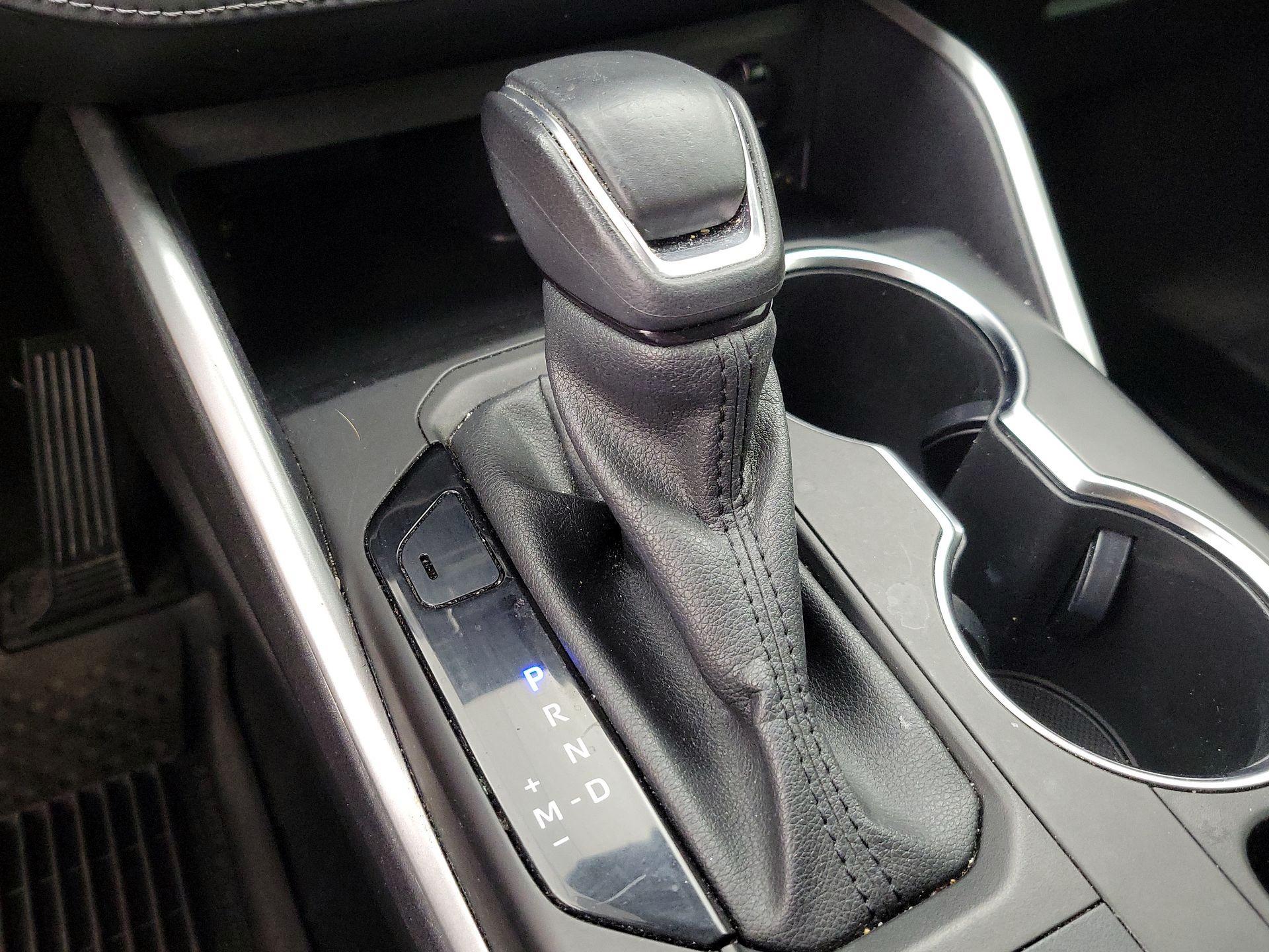 Thumbnail: 2022 Toyota Highlander - 17