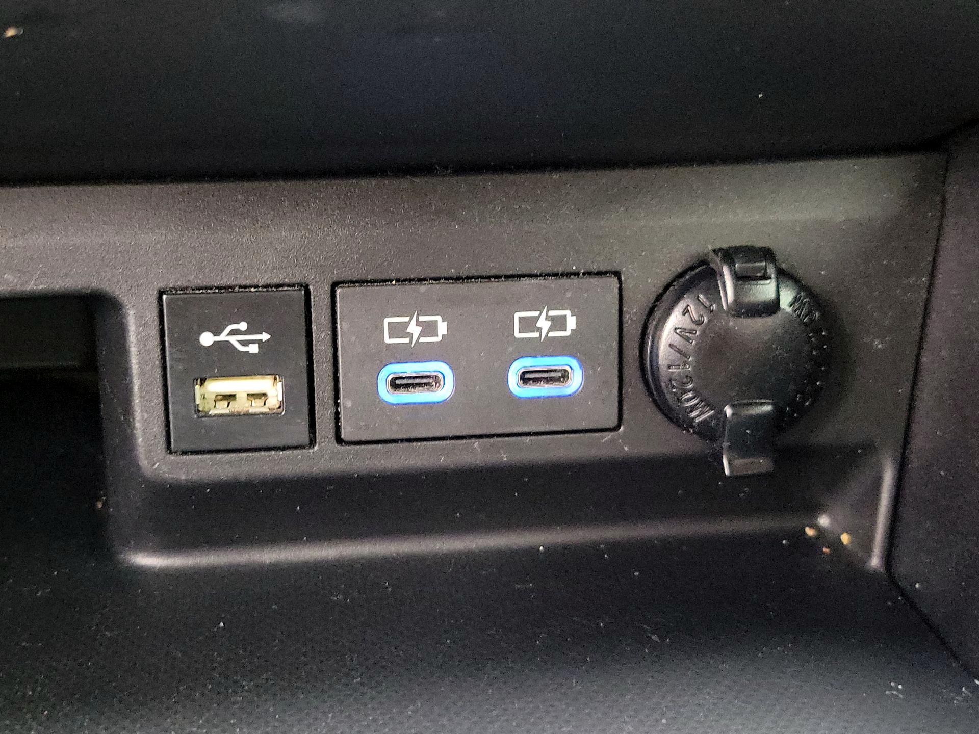 Thumbnail: 2022 Toyota Highlander - 18