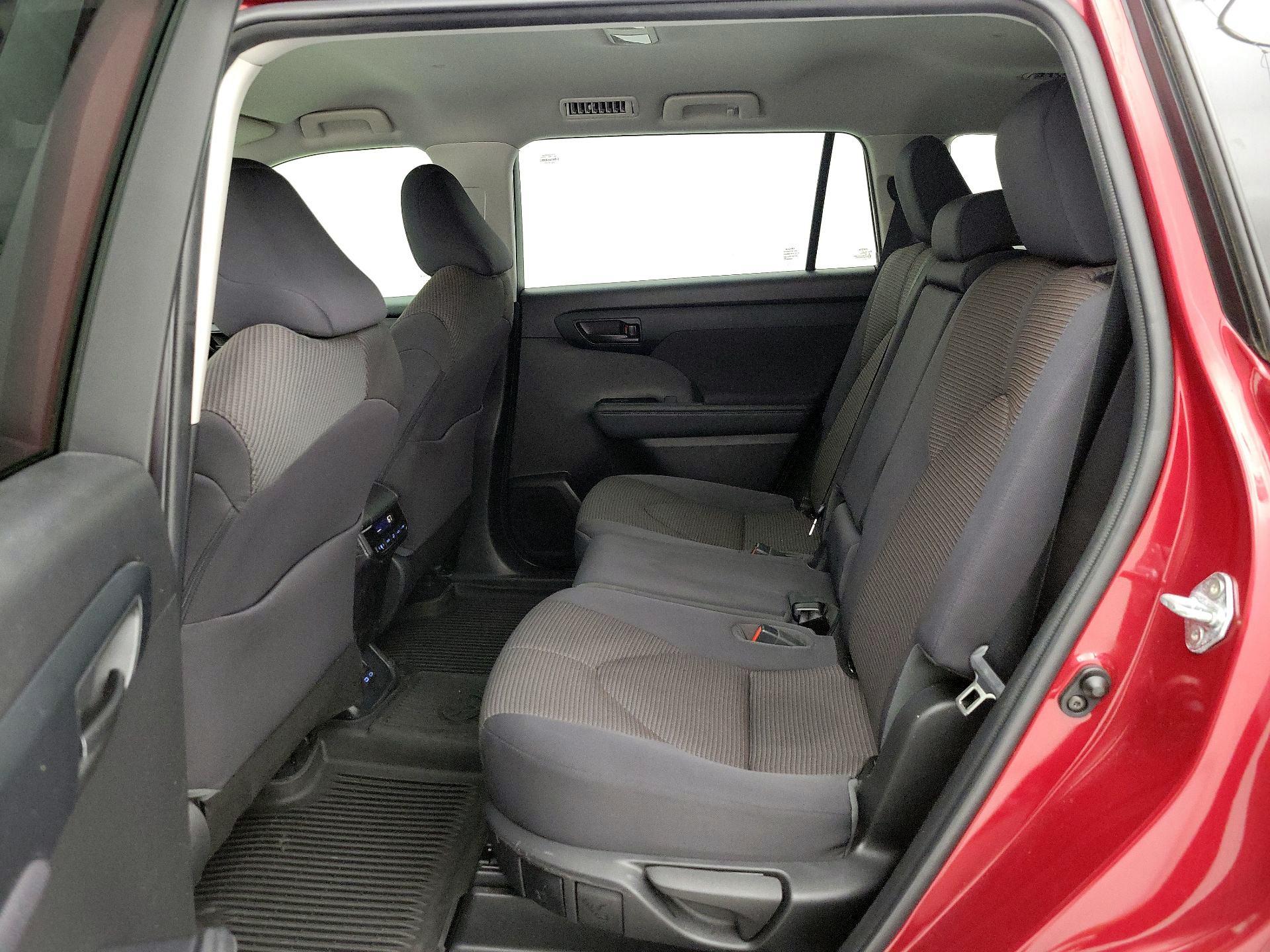 Thumbnail: 2022 Toyota Highlander - 19