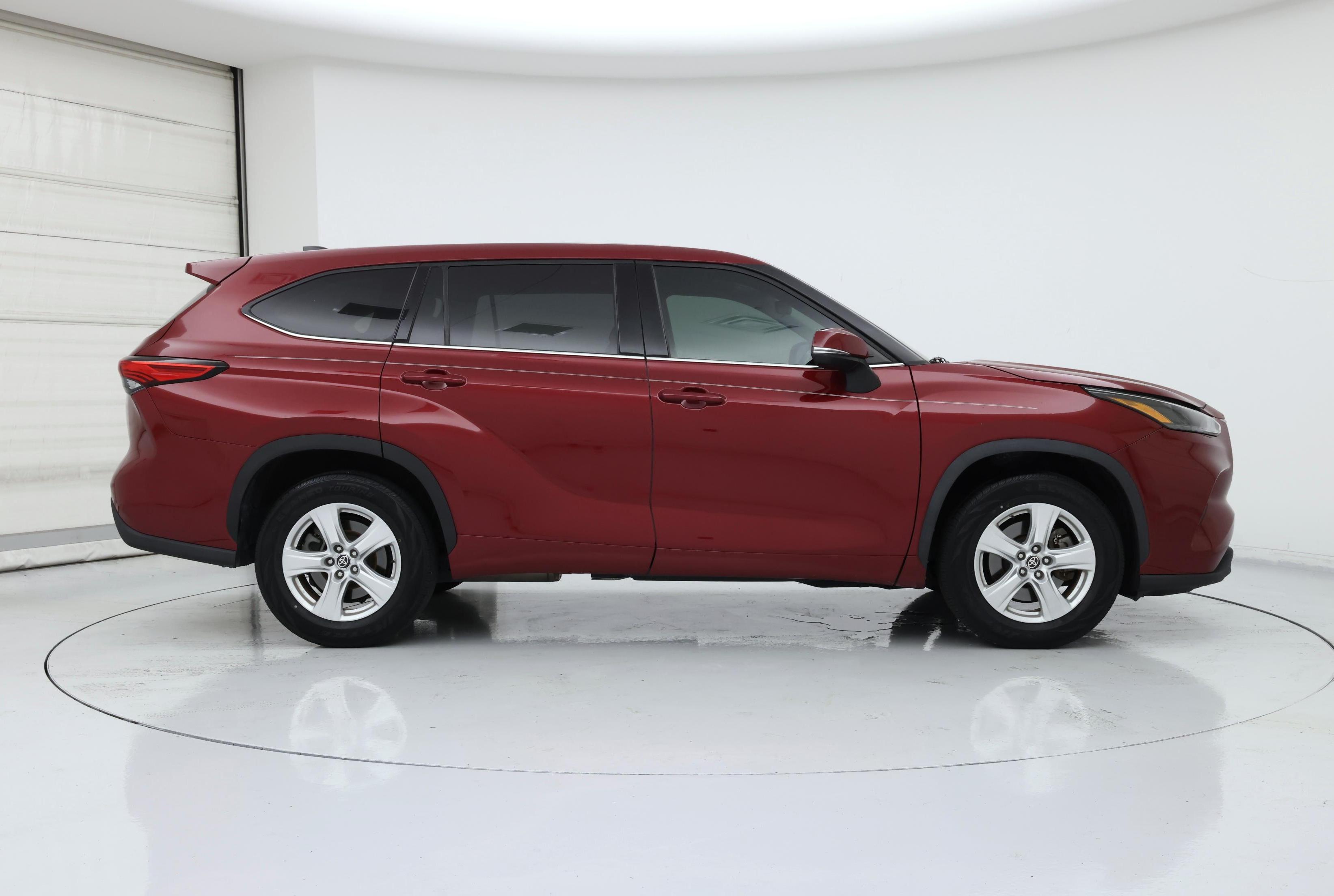 Thumbnail: 2022 Toyota Highlander - 7