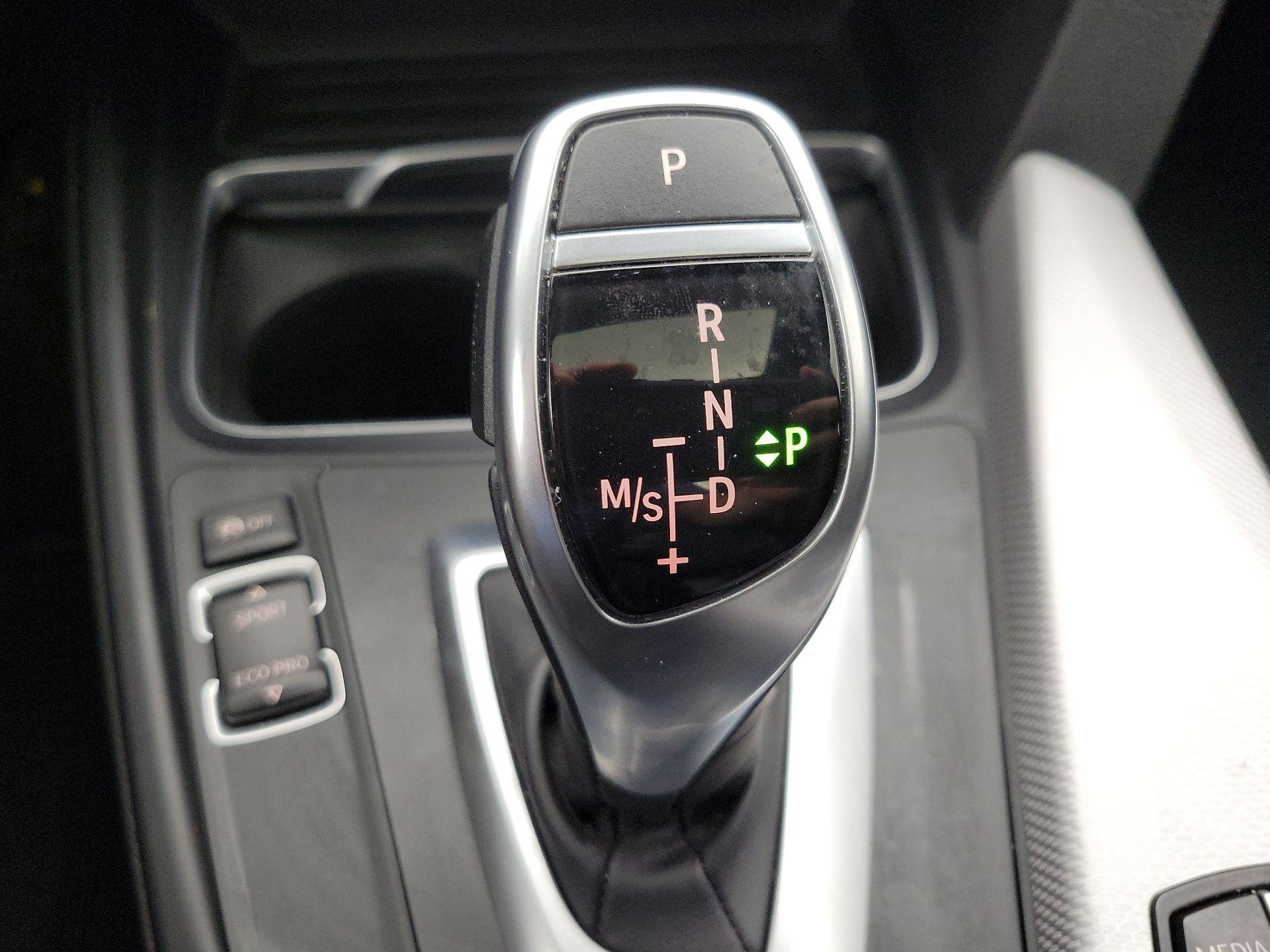 Thumbnail: 2018 BMW 3 Series - 17