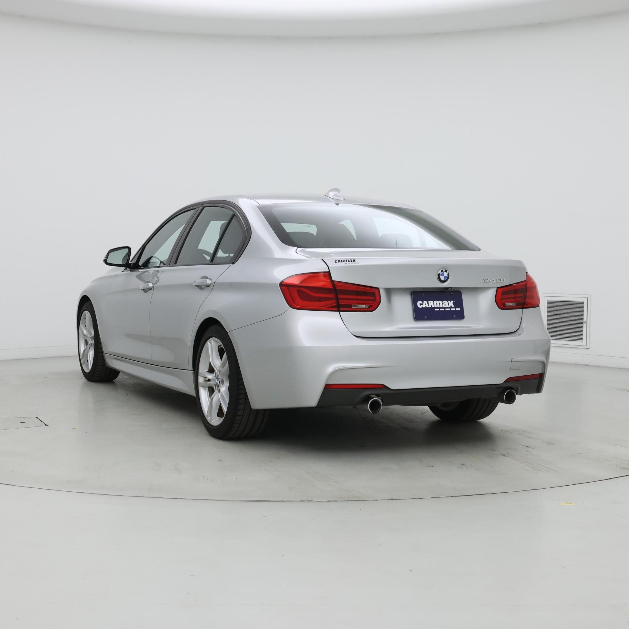 Thumbnail: 2018 BMW 3 Series - 2