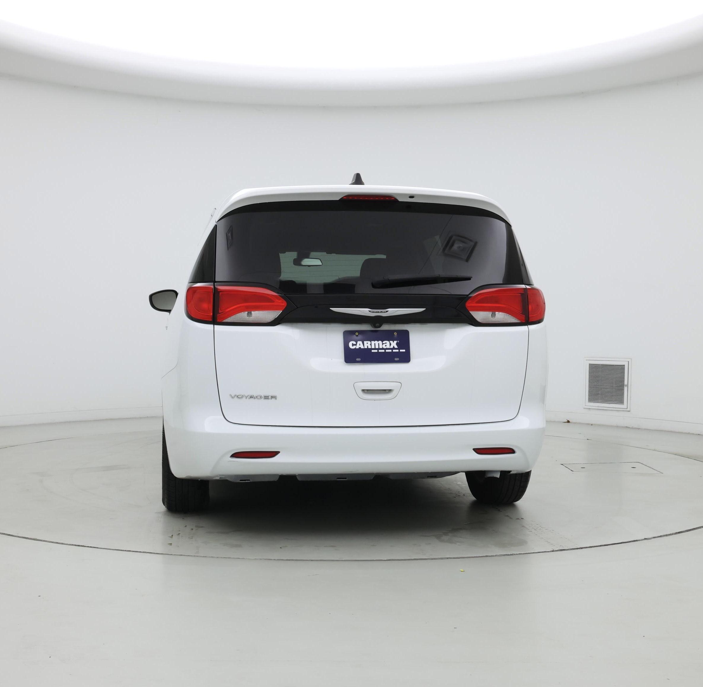 Thumbnail: 2022 Chrysler Voyager - 6