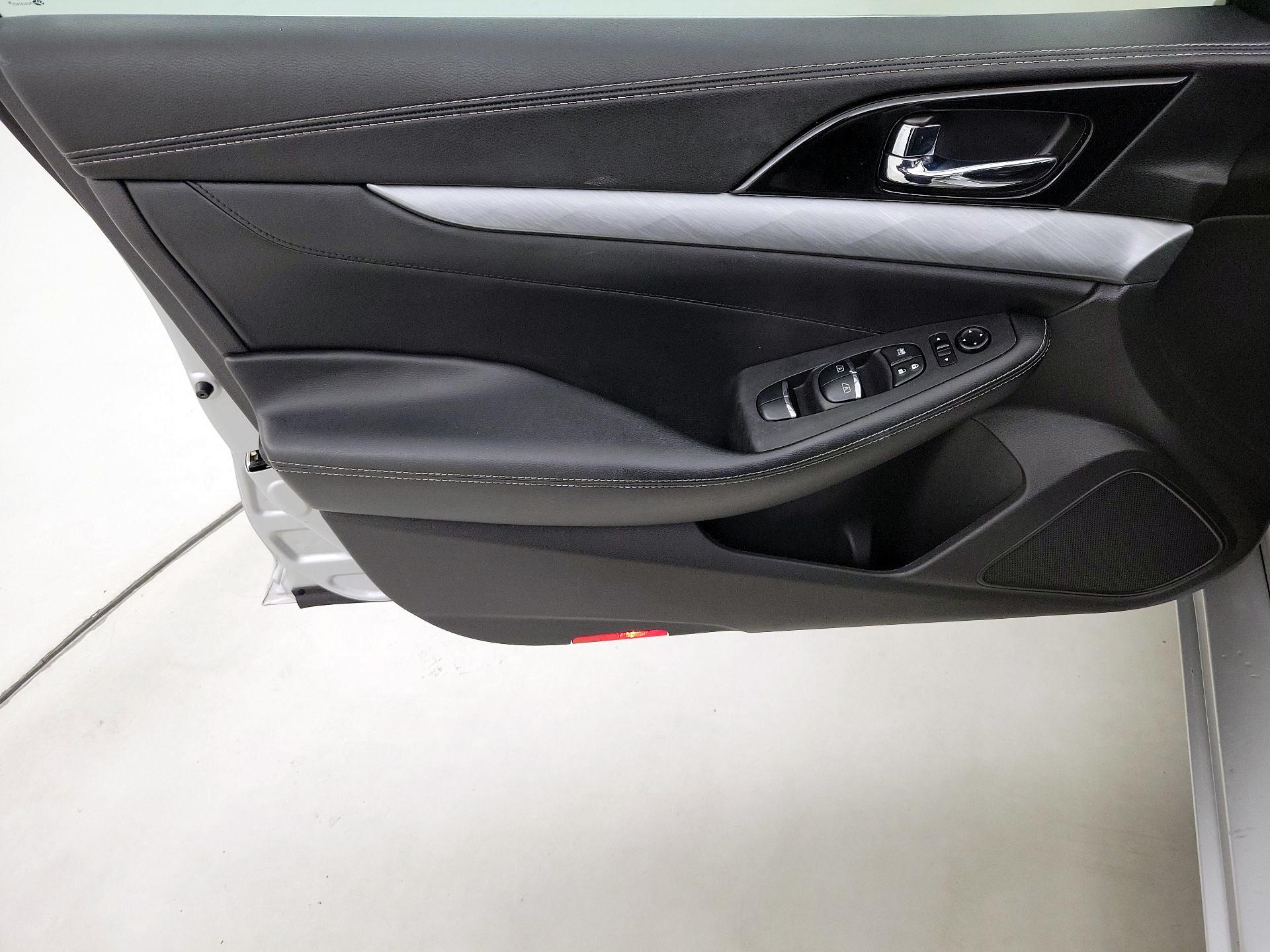 Thumbnail: 2016 Nissan Maxima - 12