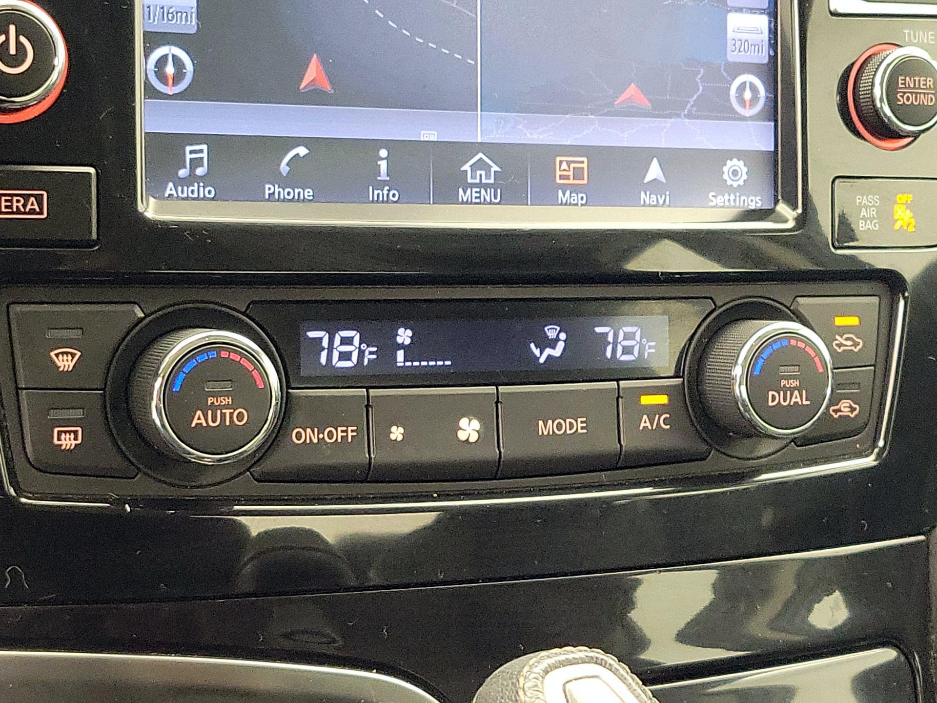 Thumbnail: 2016 Nissan Maxima - 17