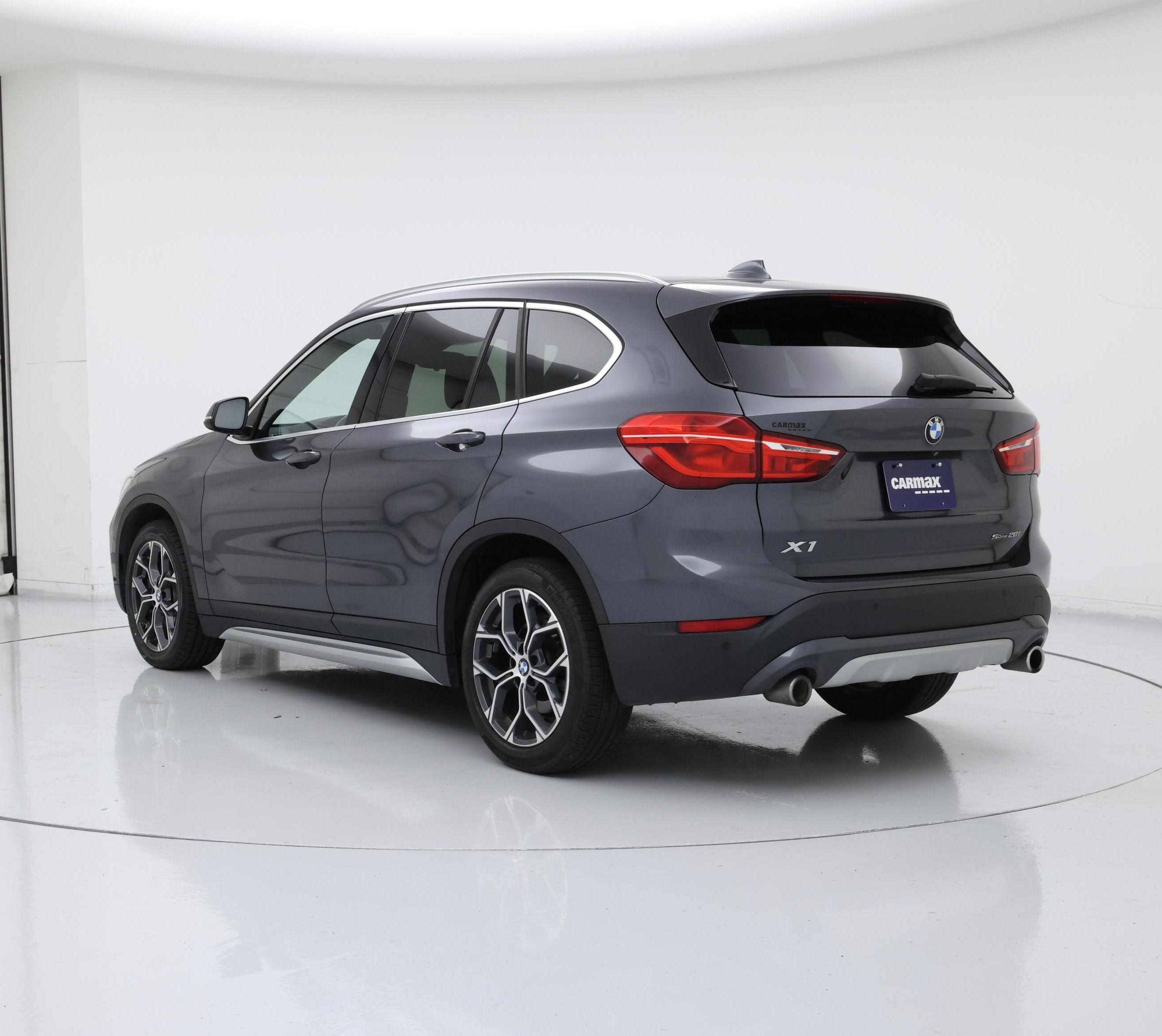 Thumbnail: 2021 BMW X1 - 2