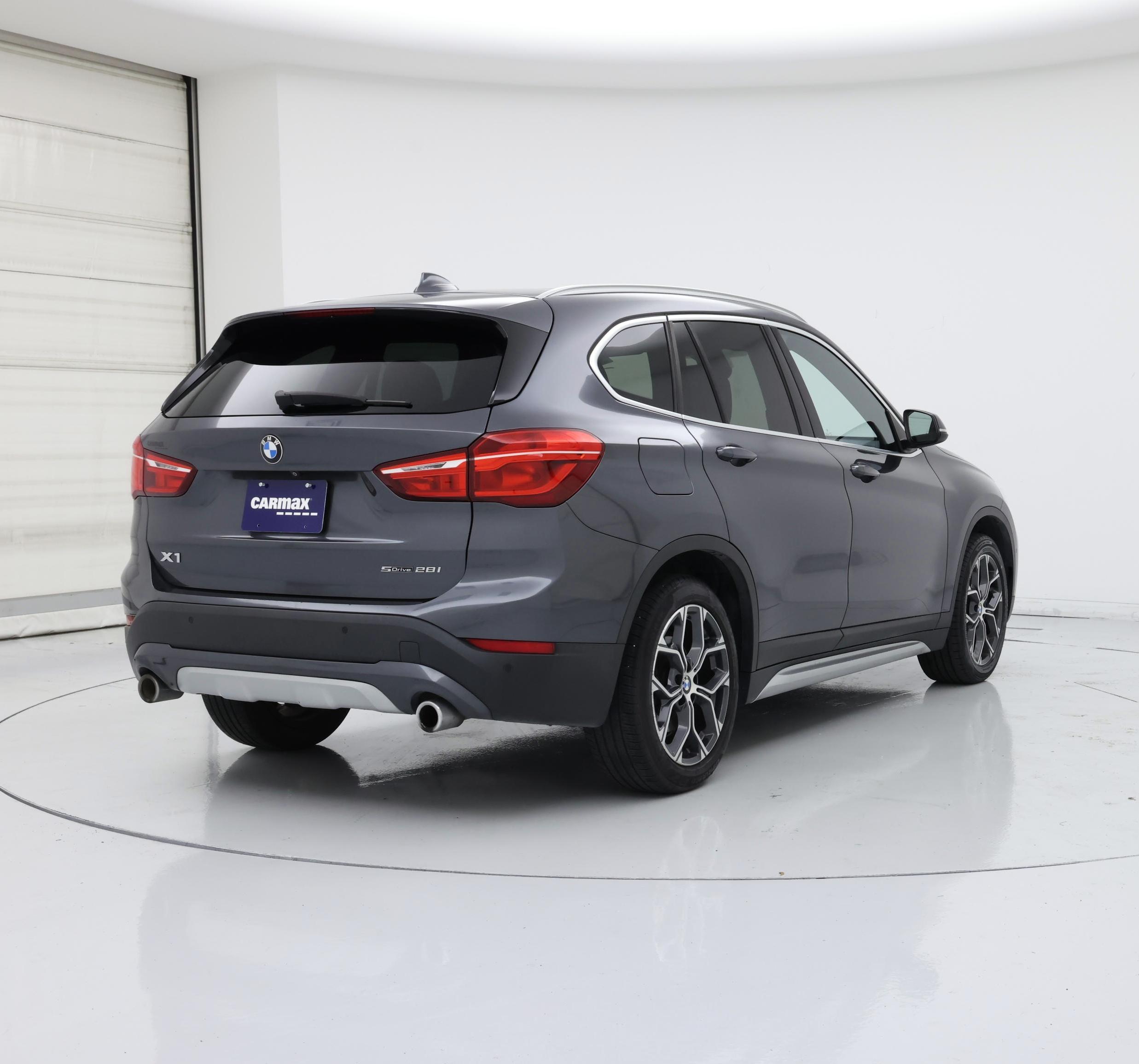 Thumbnail: 2021 BMW X1 - 8