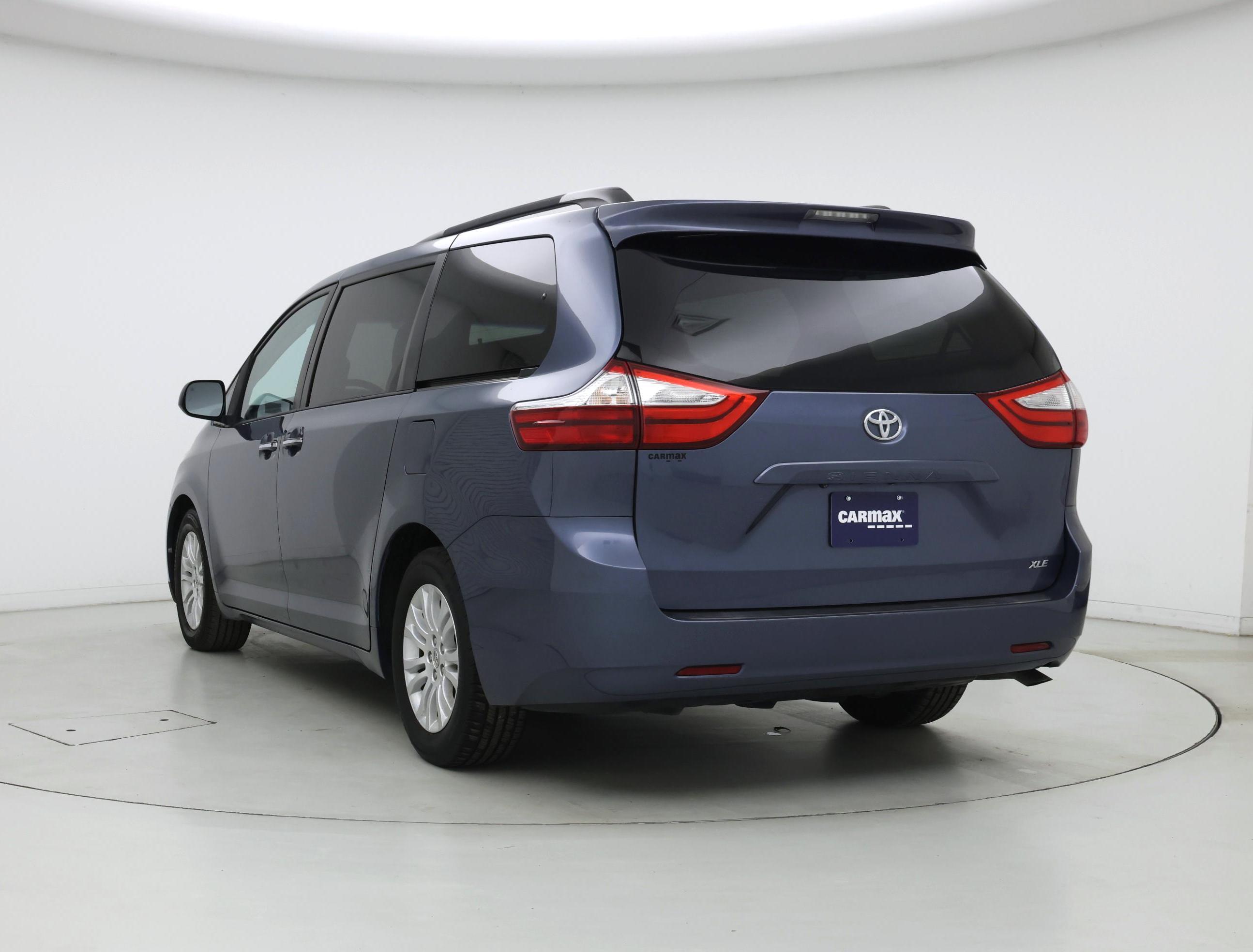 Thumbnail: 2015 Toyota Sienna - 2