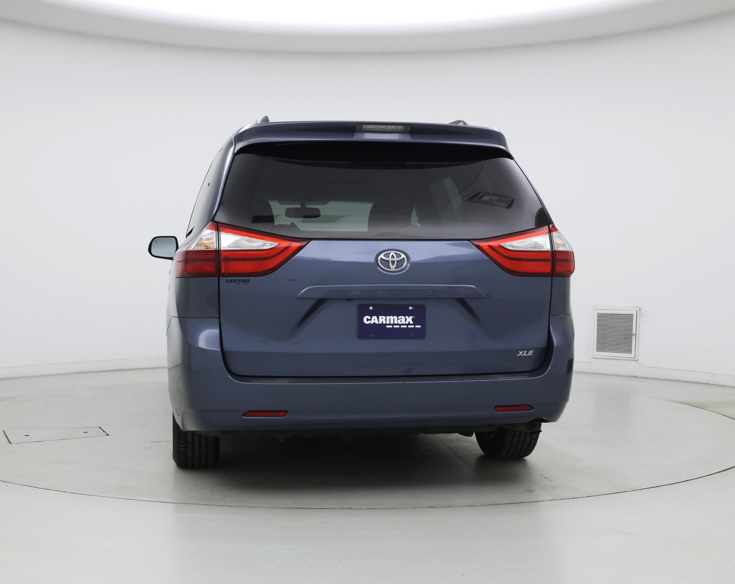 Thumbnail: 2015 Toyota Sienna - 6