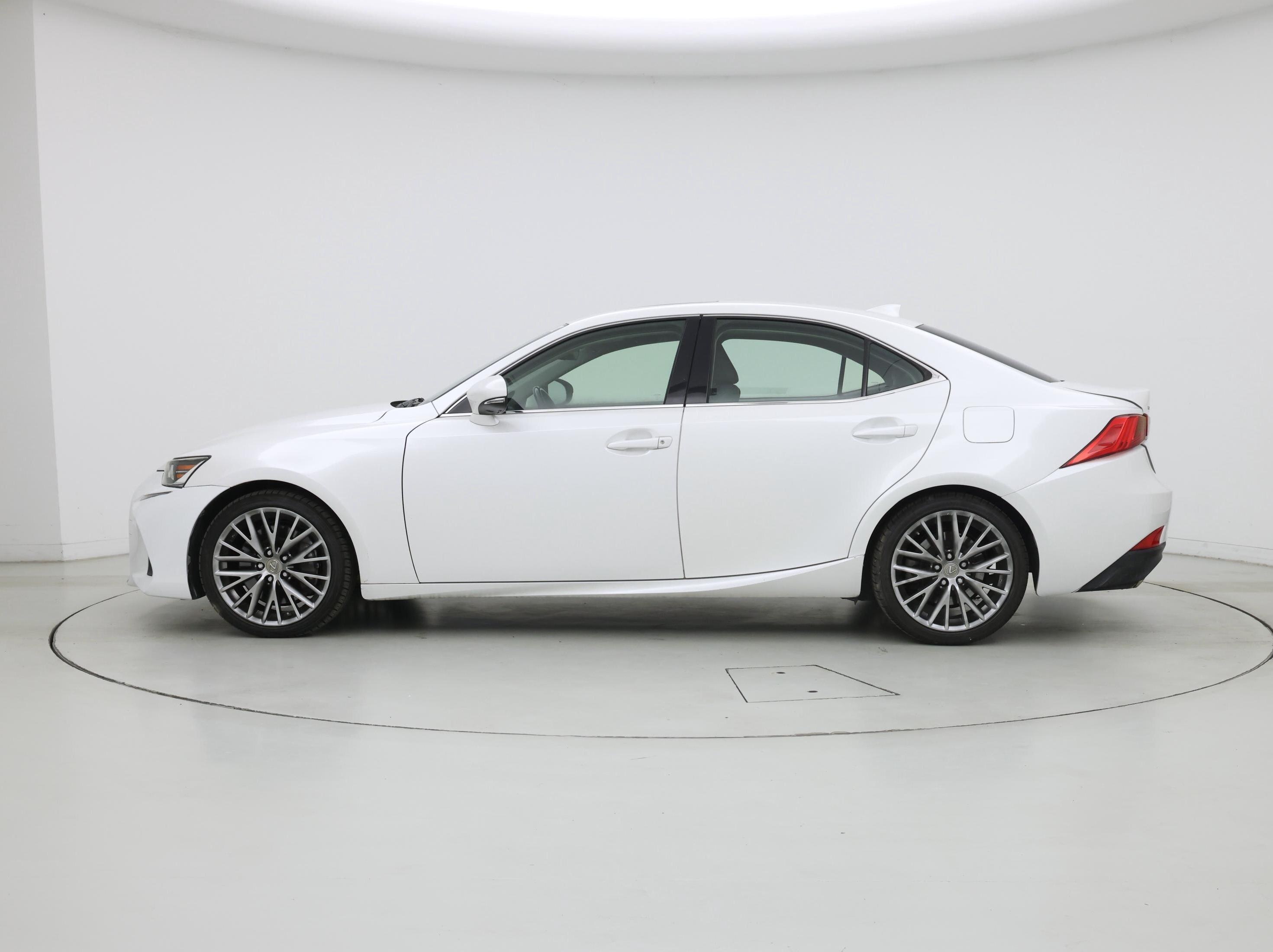 Thumbnail: 2017 Lexus IS - 3