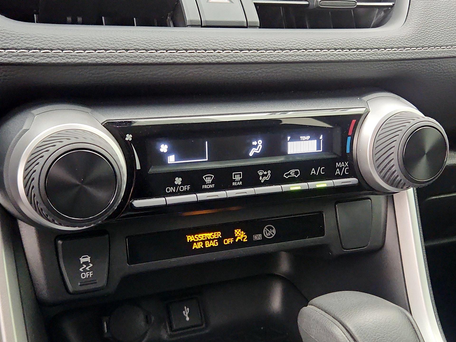 Thumbnail: 2022 Toyota RAV4 - 16