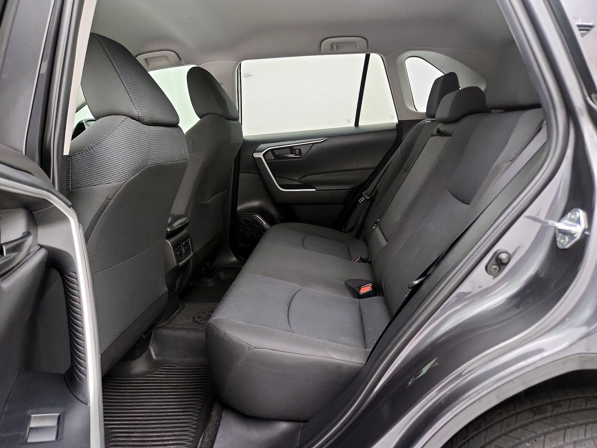 Thumbnail: 2022 Toyota RAV4 - 19