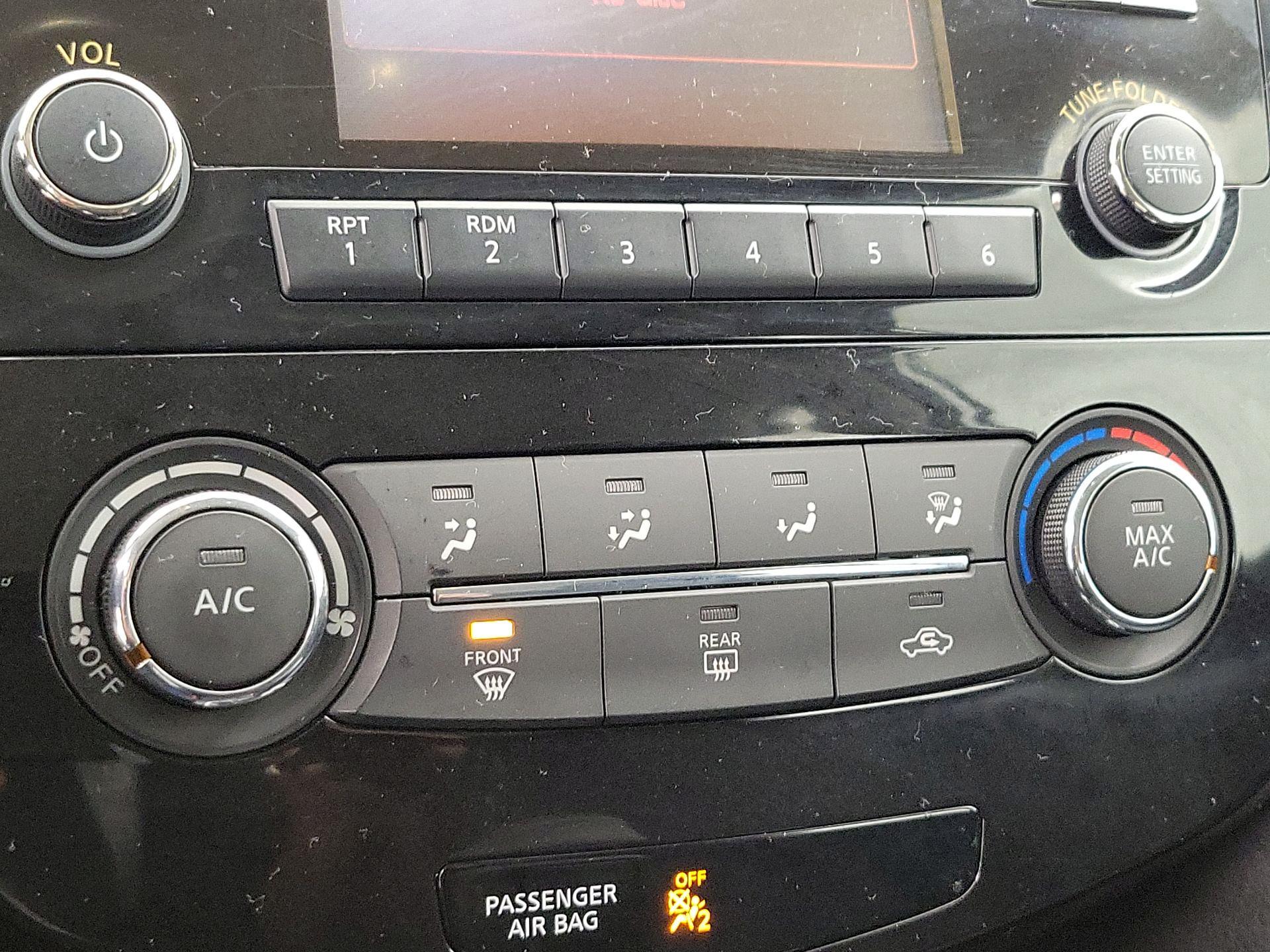 Thumbnail: 2014 Nissan Rogue - 16