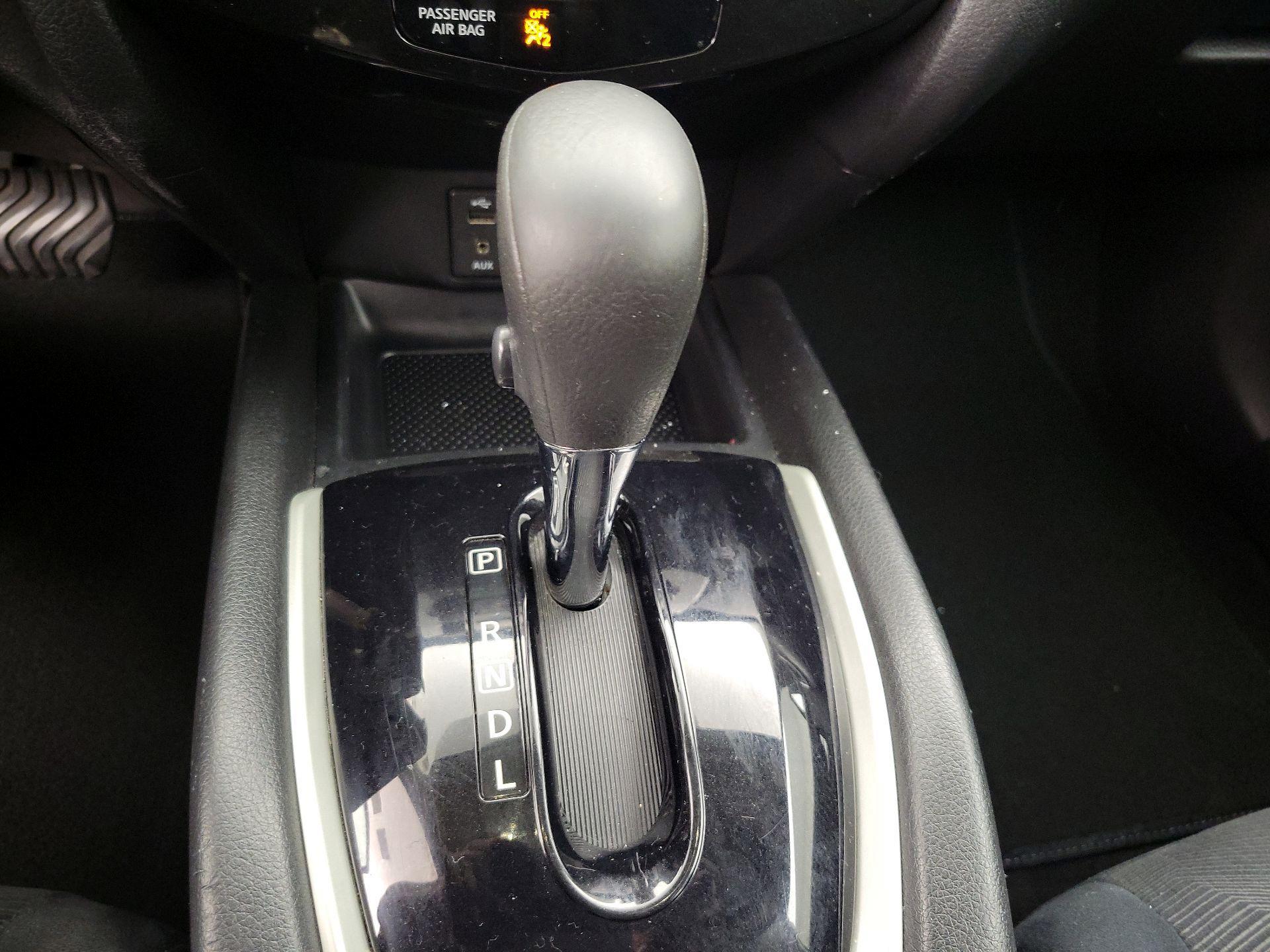 Thumbnail: 2014 Nissan Rogue - 17