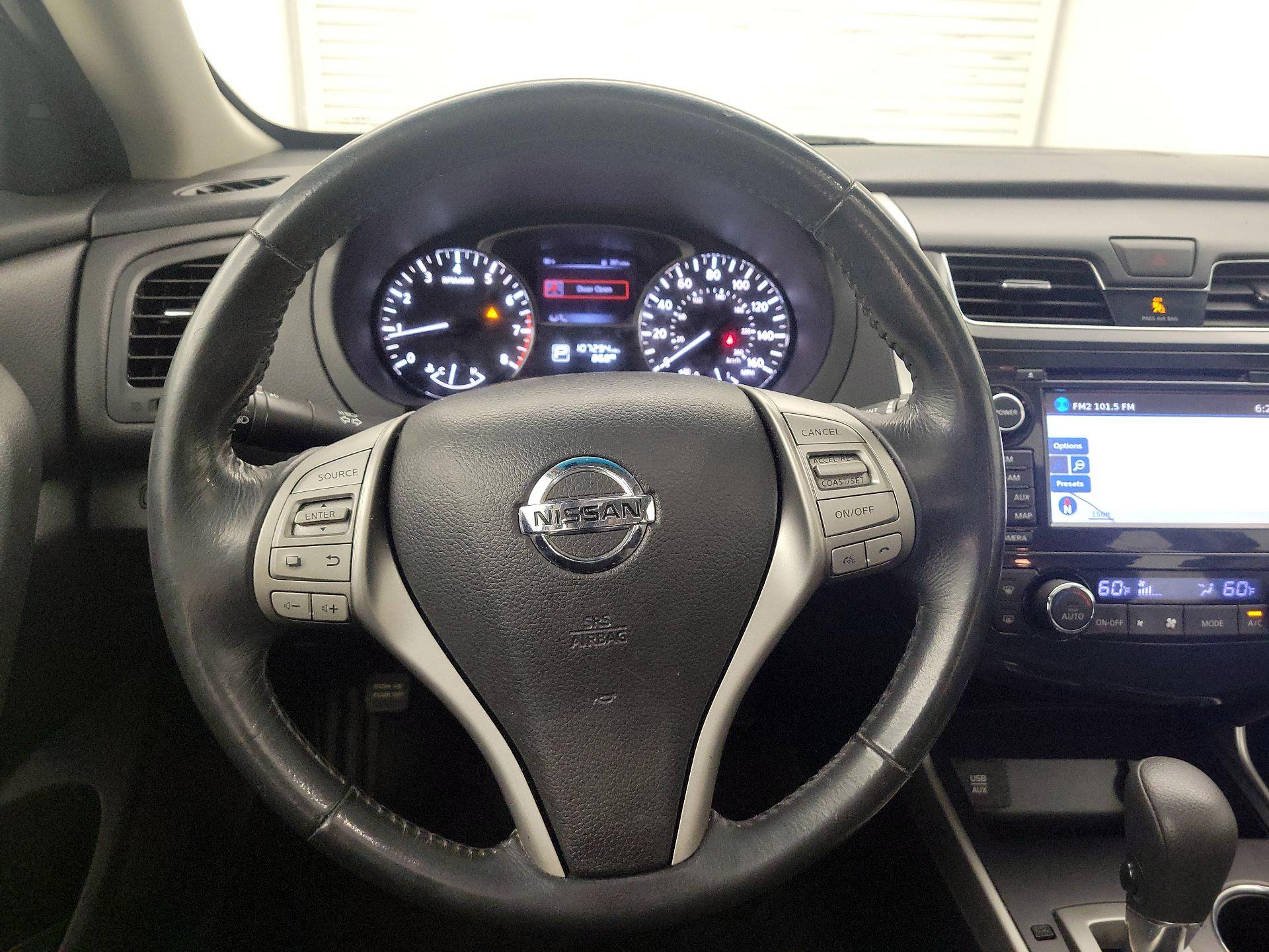 Thumbnail: 2015 Nissan Altima - 10